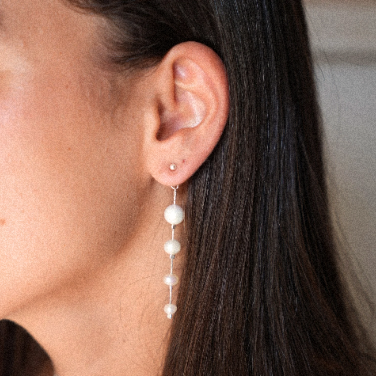 OR SILVER EARRINGS על האוזן