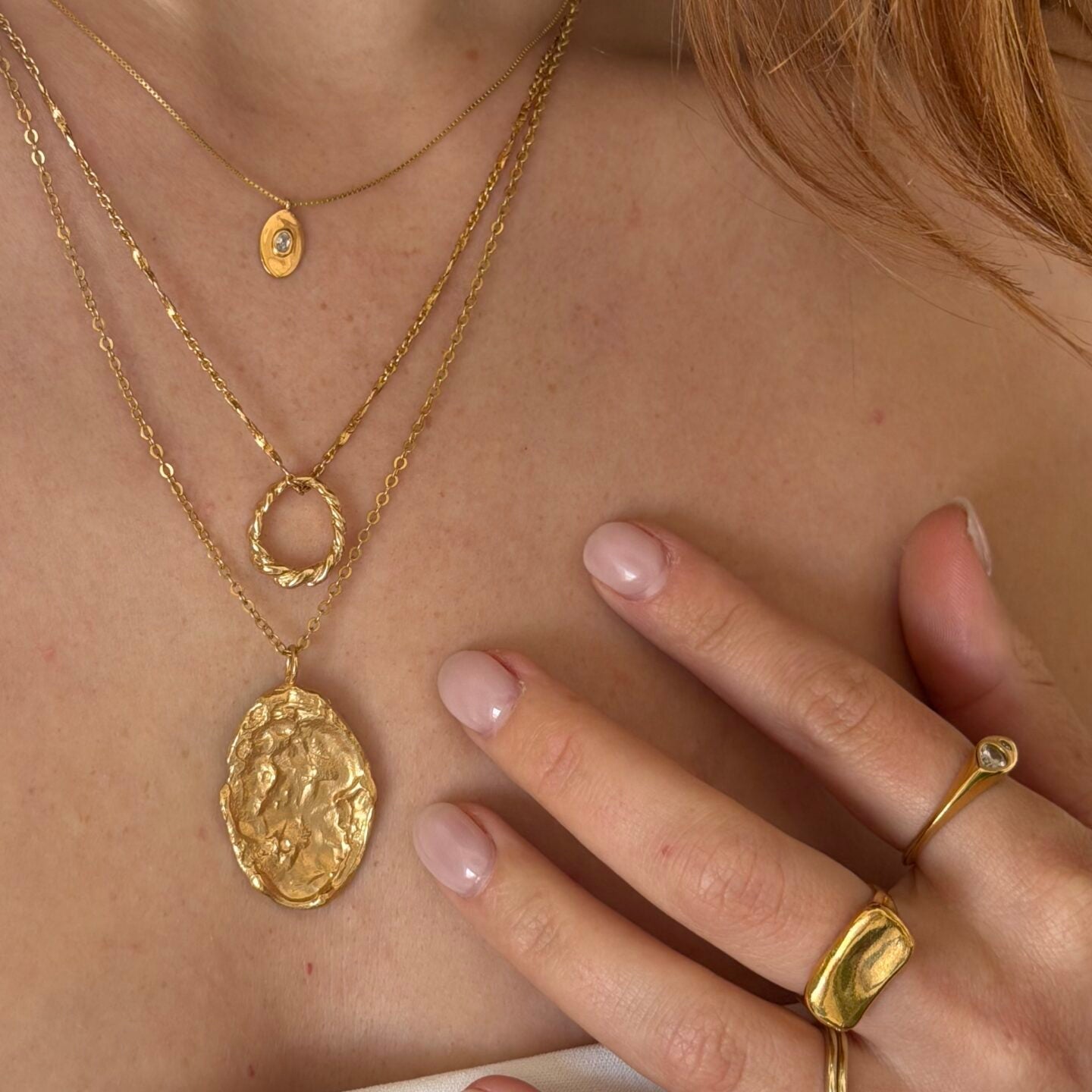 LYA GOLD NECKLACE