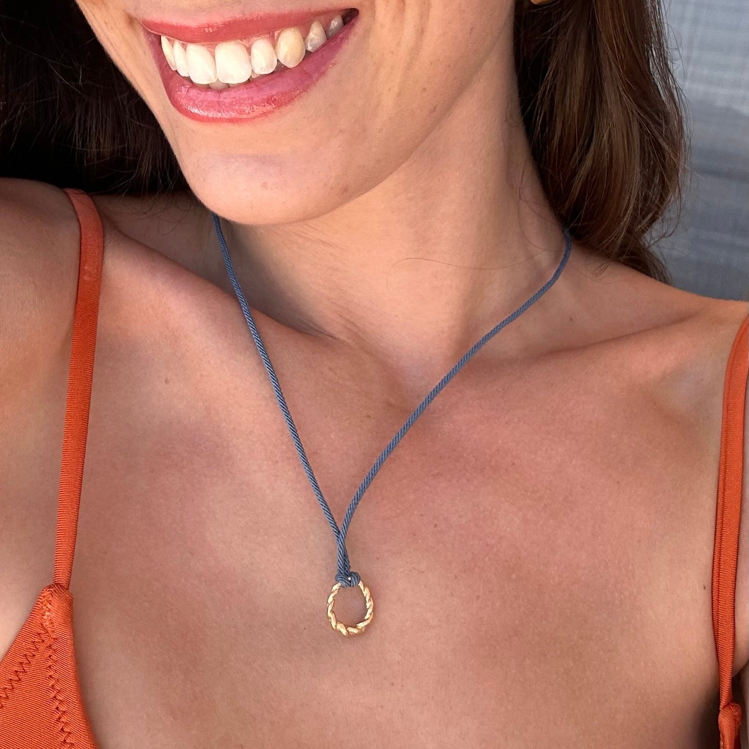 GIRO BLUE NECKLACE