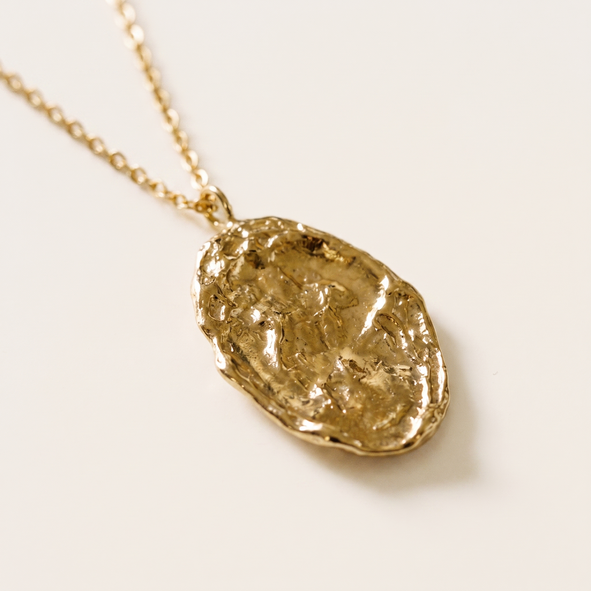 LYA GOLD NECKLACE