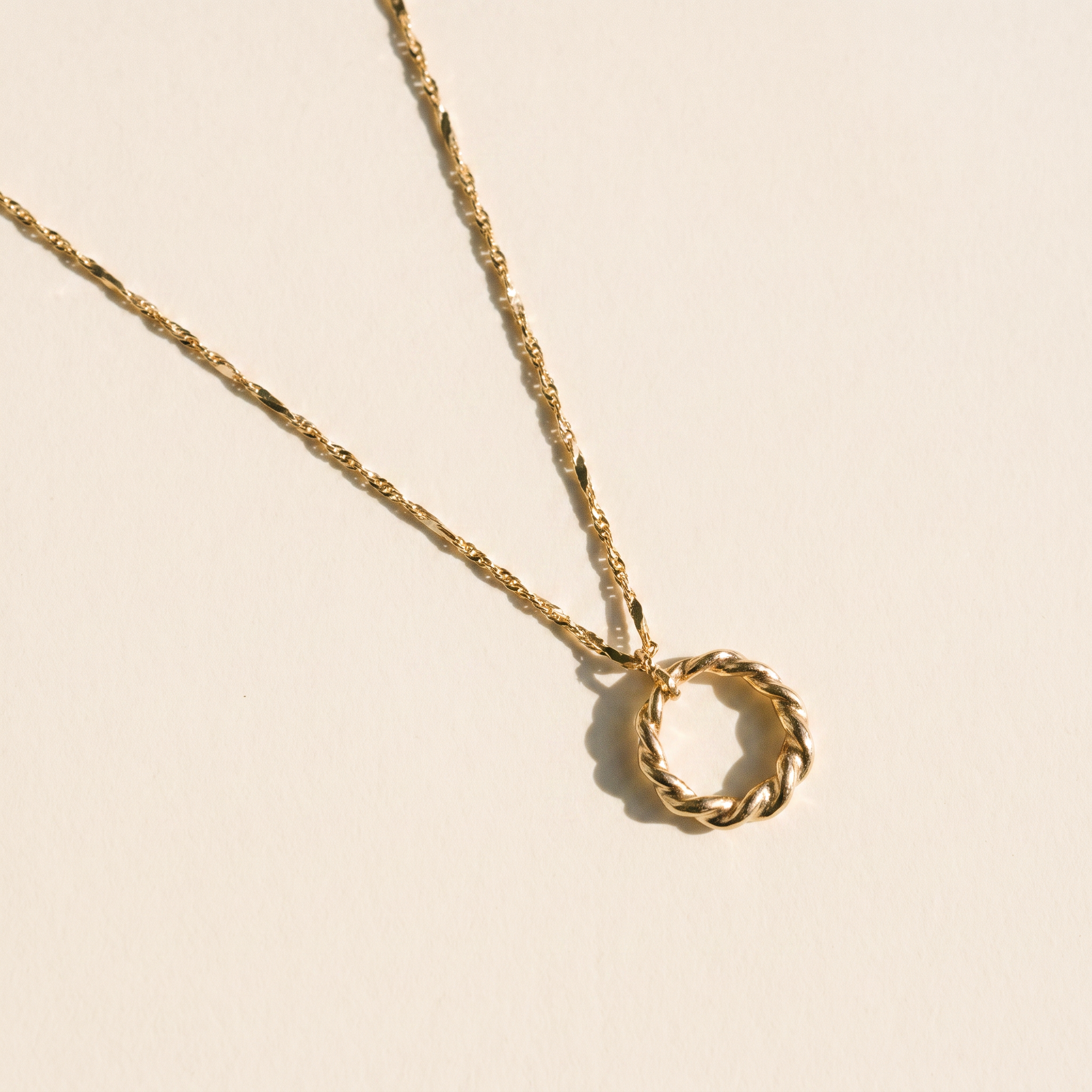 GIRO GOLD NECKLACE