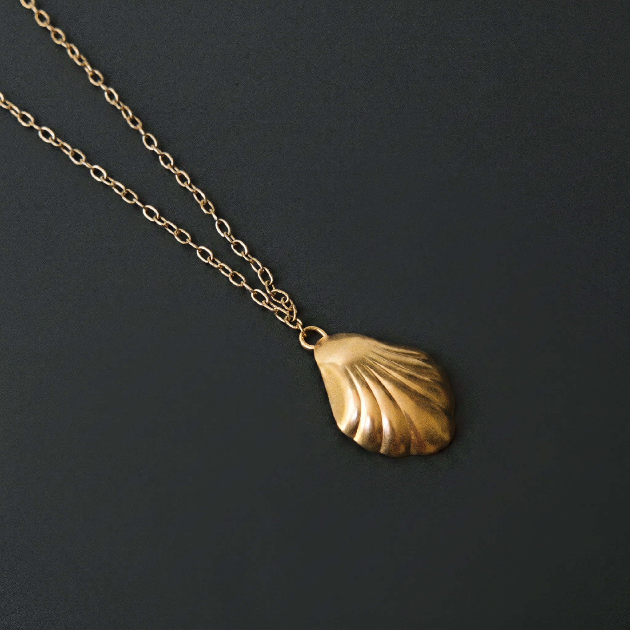 SIRENA GOLD NECKLACE