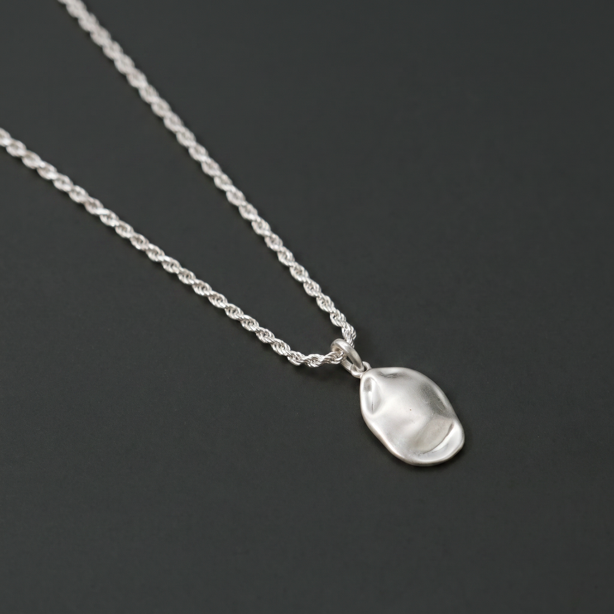 MARIEL SILVER NECKLACE
