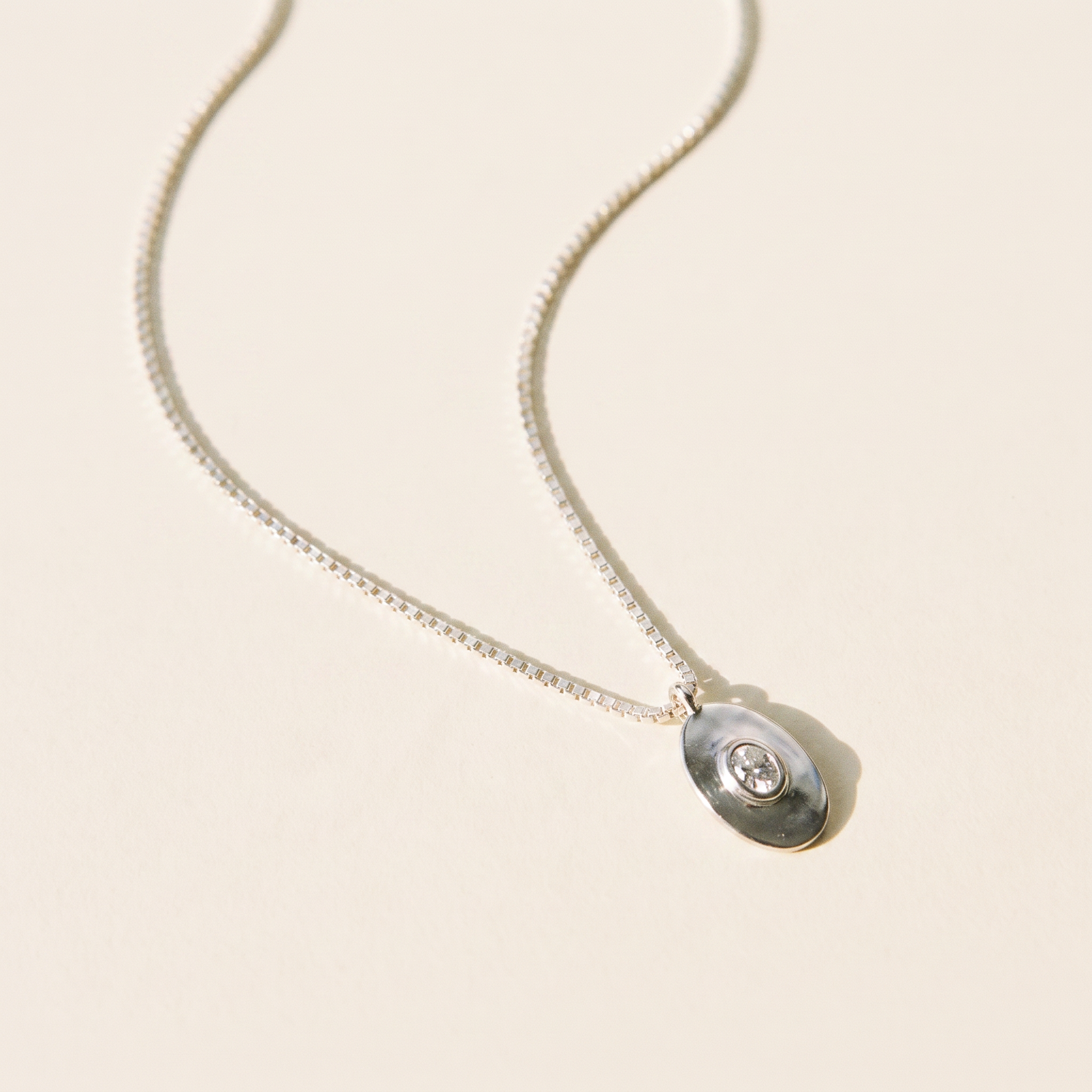 LENI SILVER NECKLACE