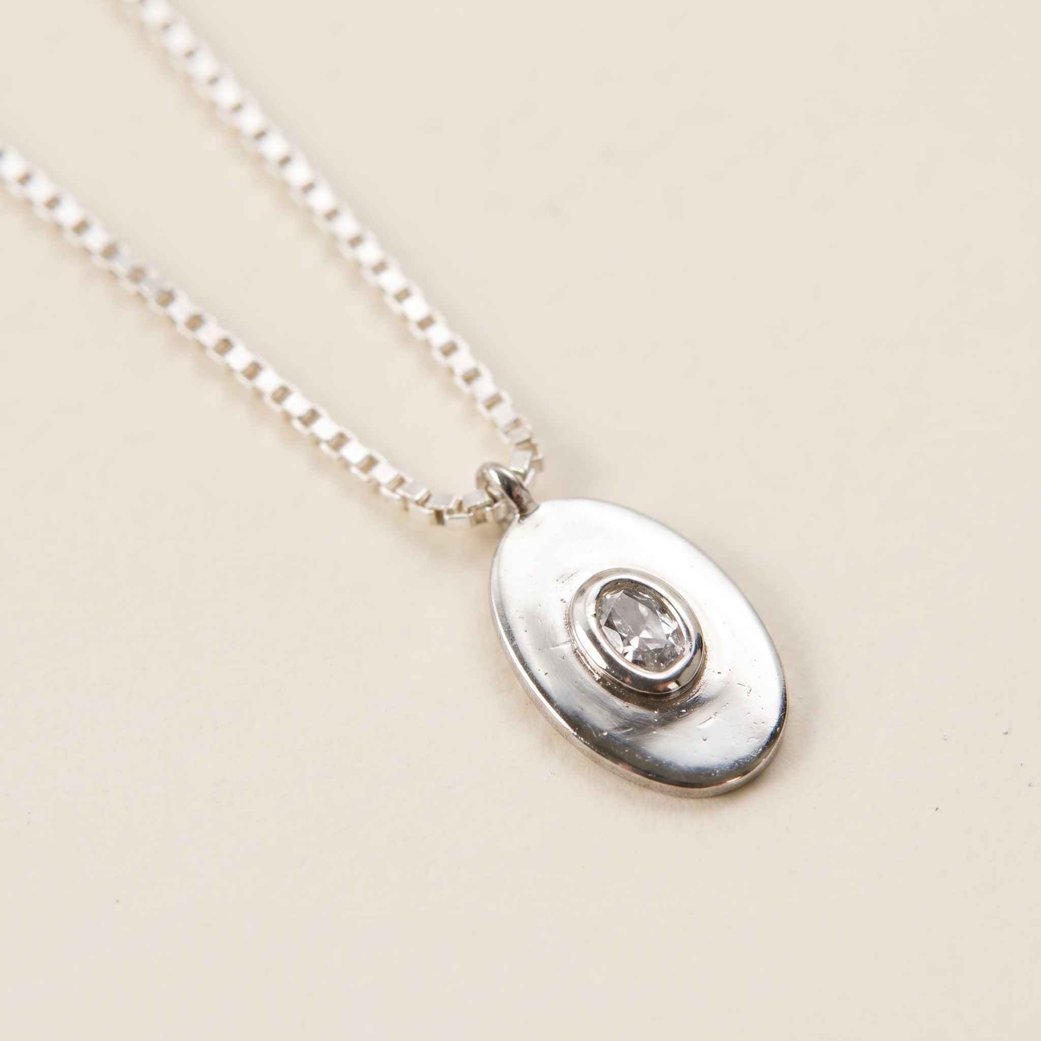 LENI SILVER NECKLACE