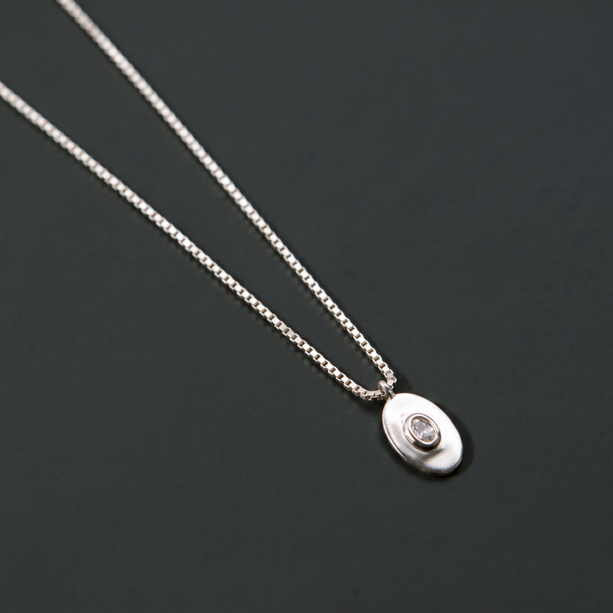 LENI SILVER NECKLACE