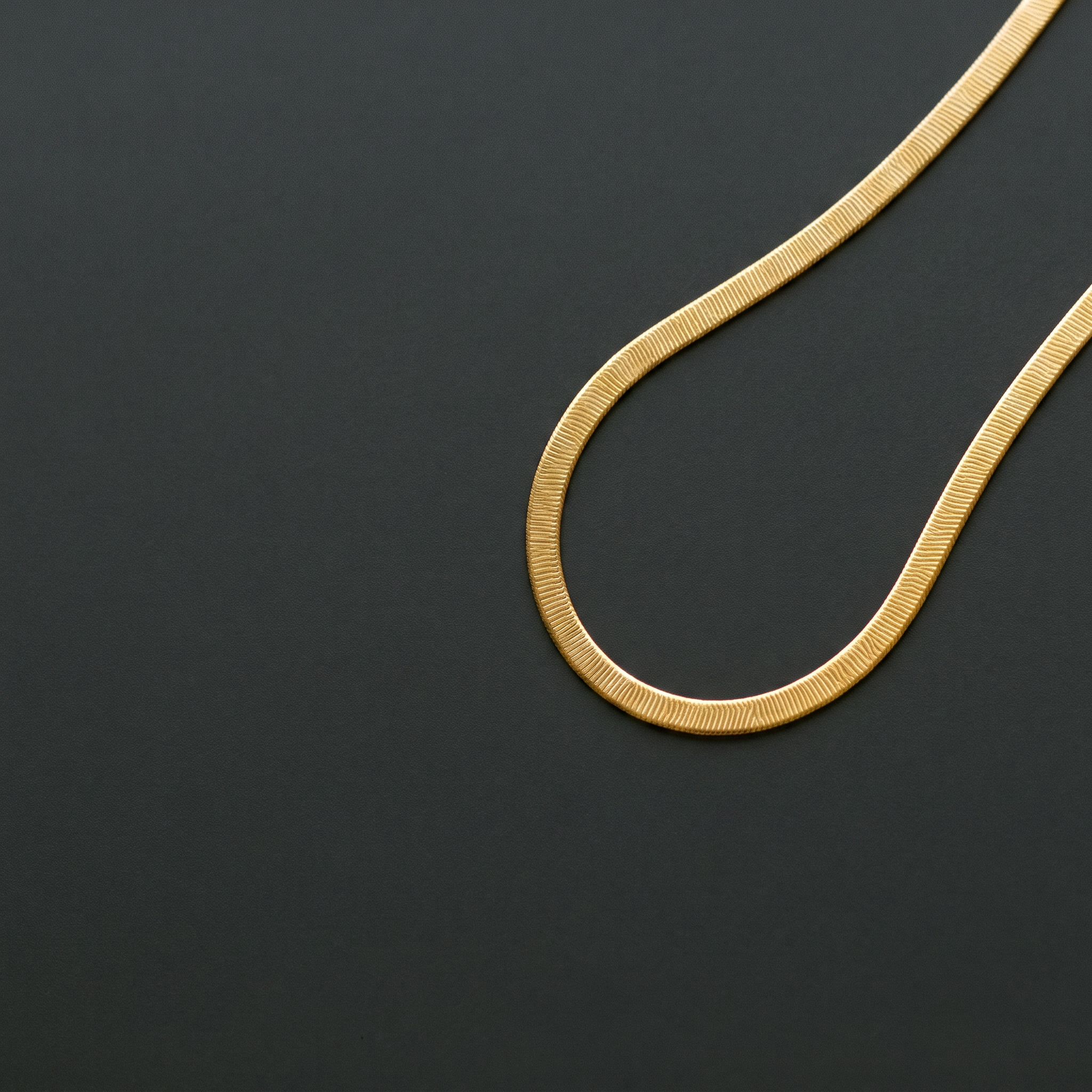 HILA GOLD NECKLACE