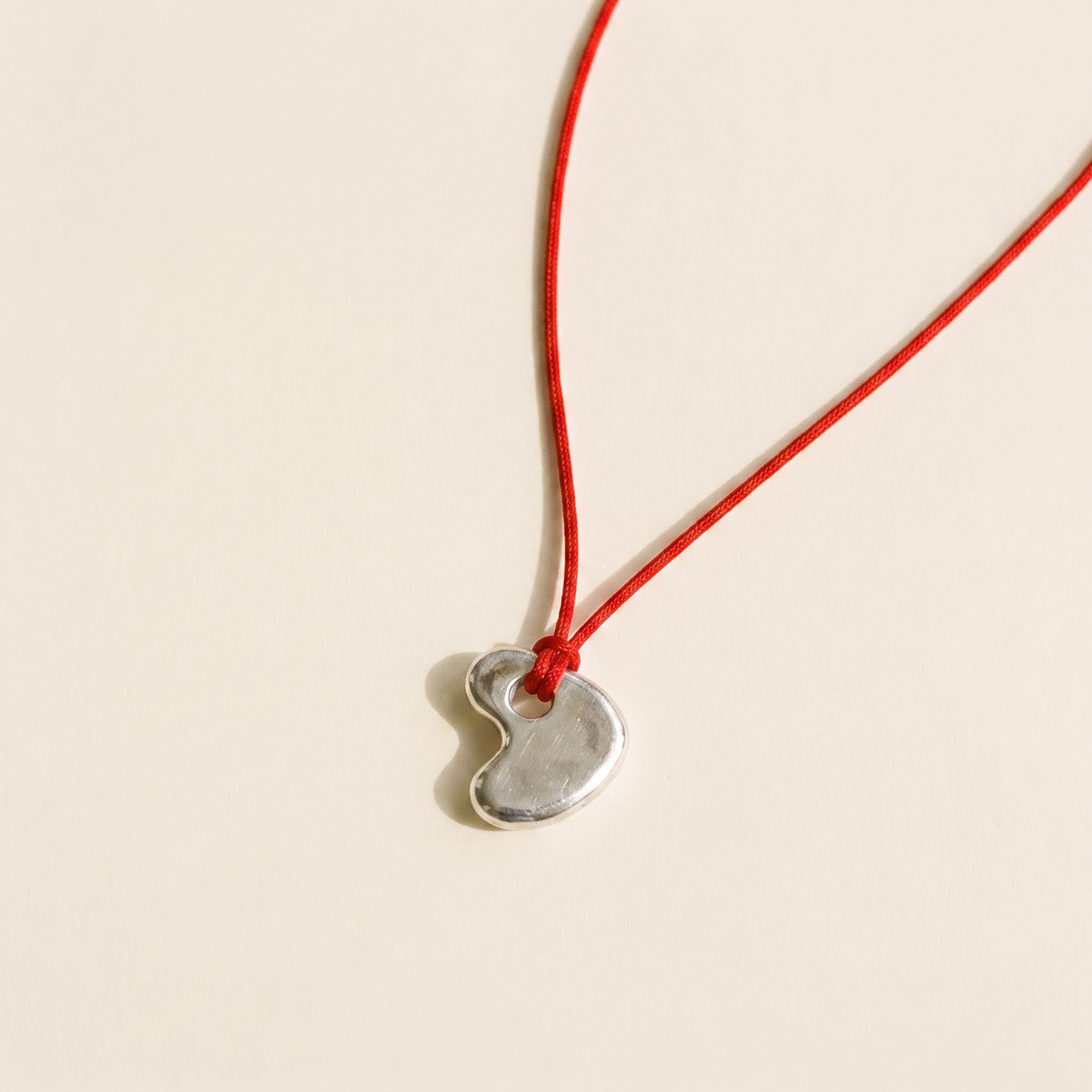 RED HEART NECKLACE IN SILVER