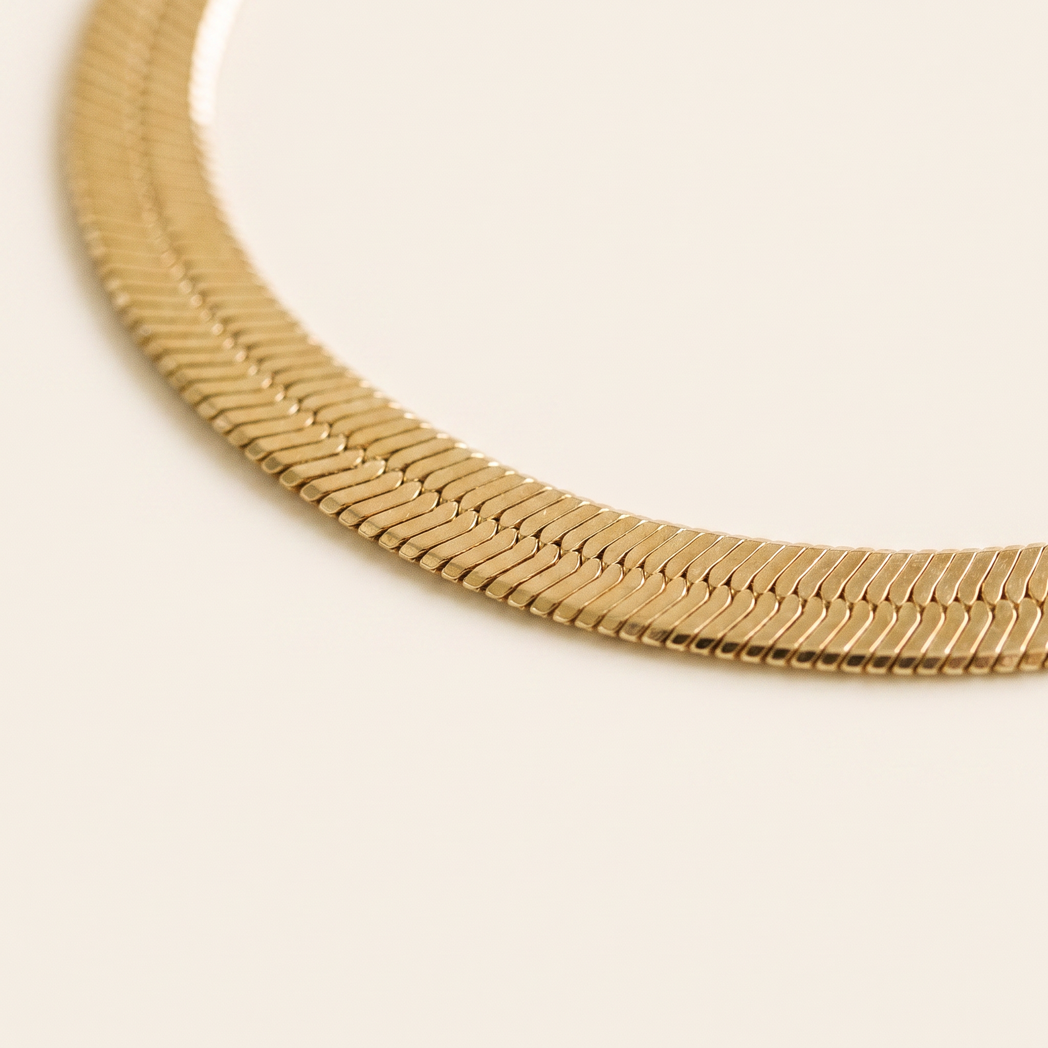 HILA GOLD NECKLACE
