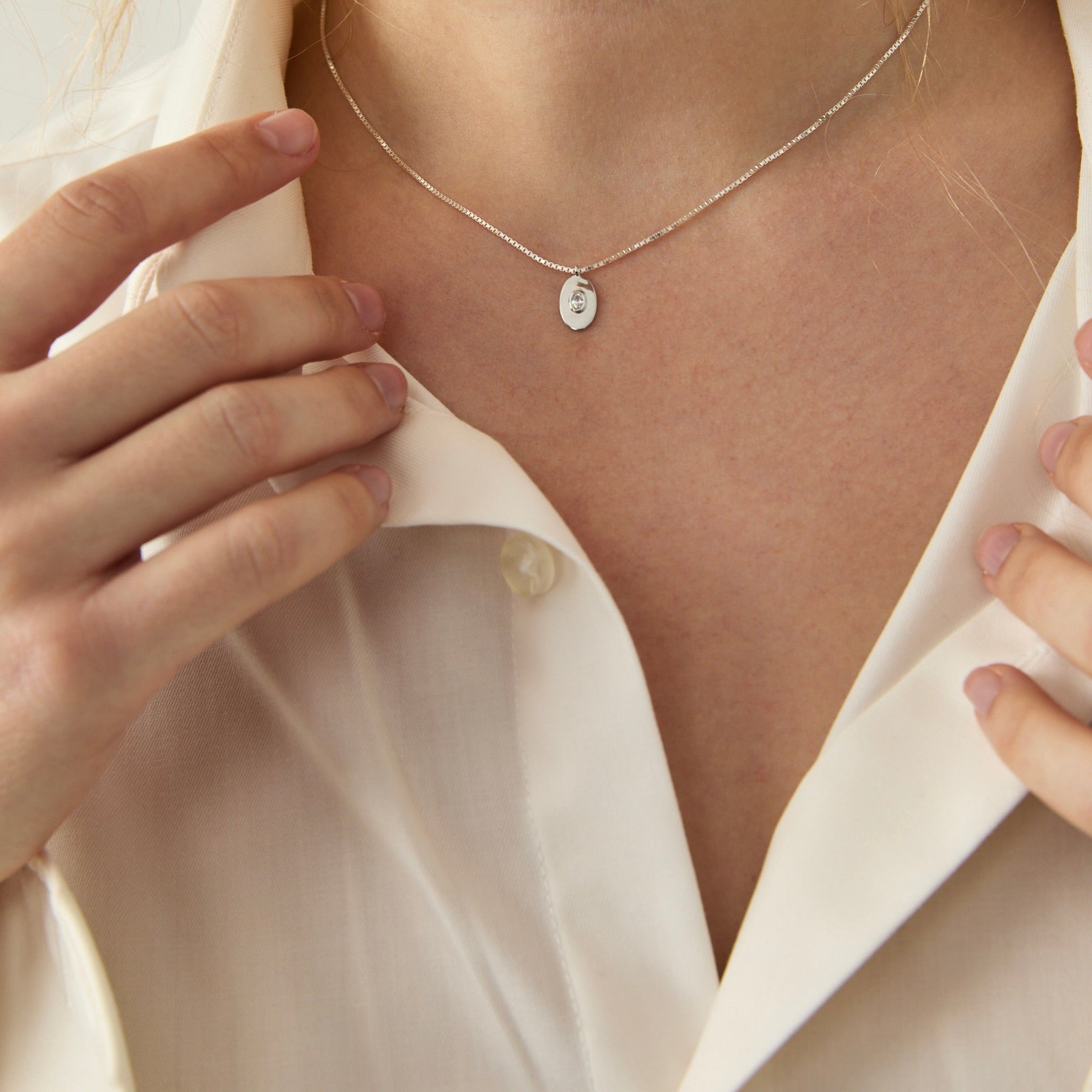 LENI SILVER NECKLACE