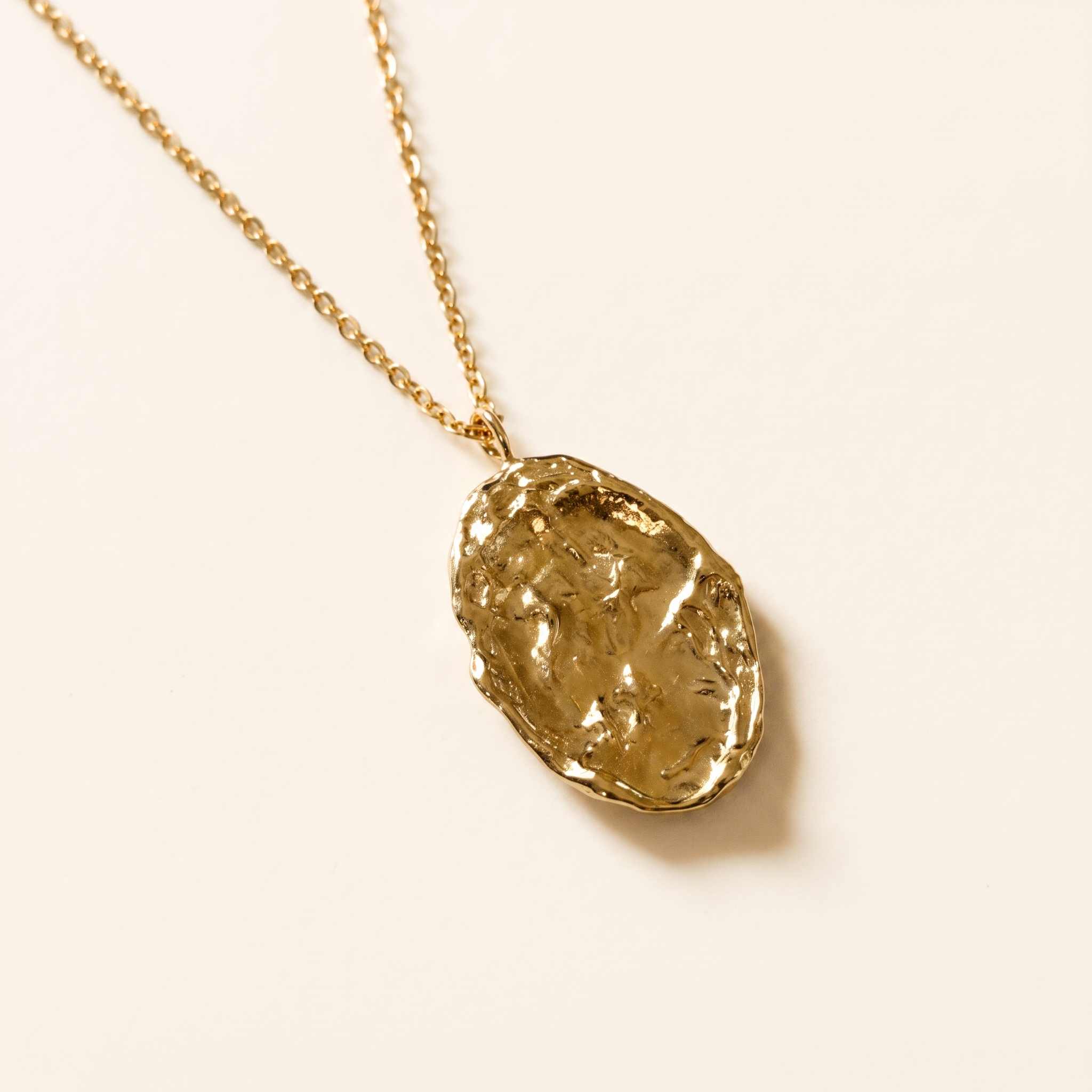 LYA GOLD NECKLACE