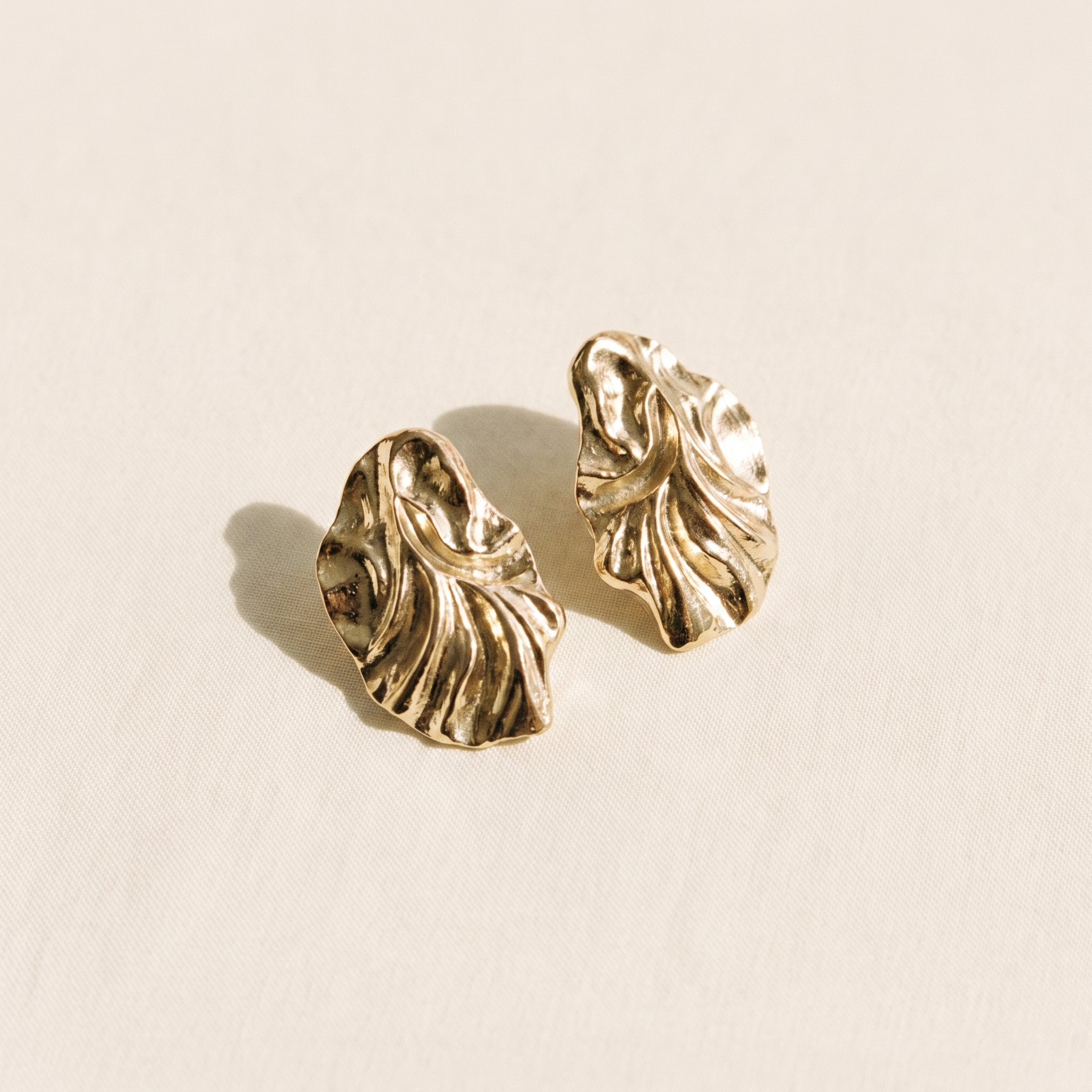 NOFIA GOLD EARRINGS