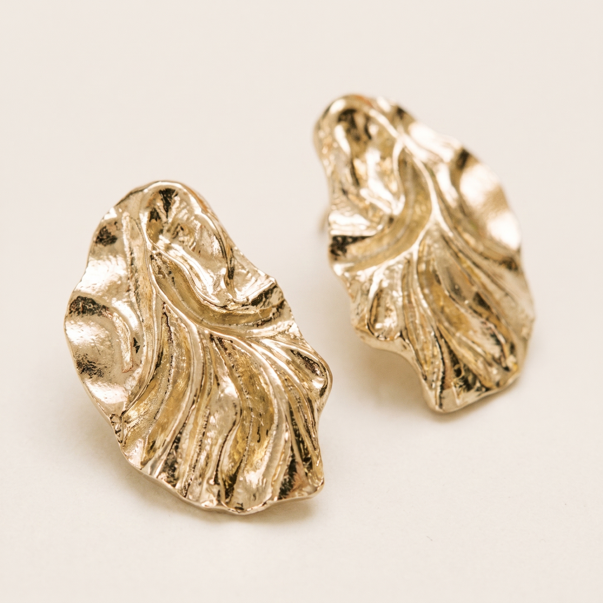 NOFIA GOLD EARRINGS