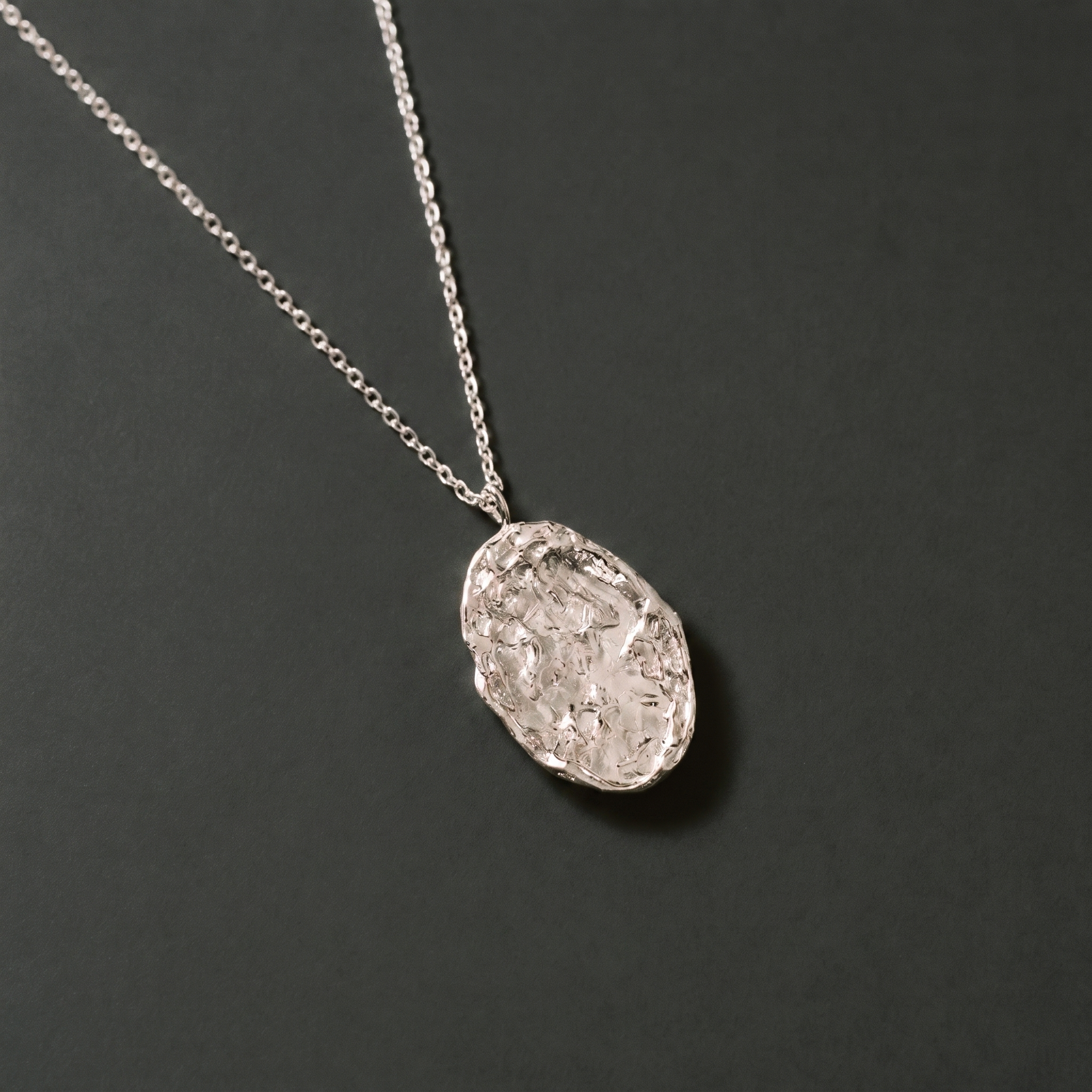 LYA SILVER NECKLACE