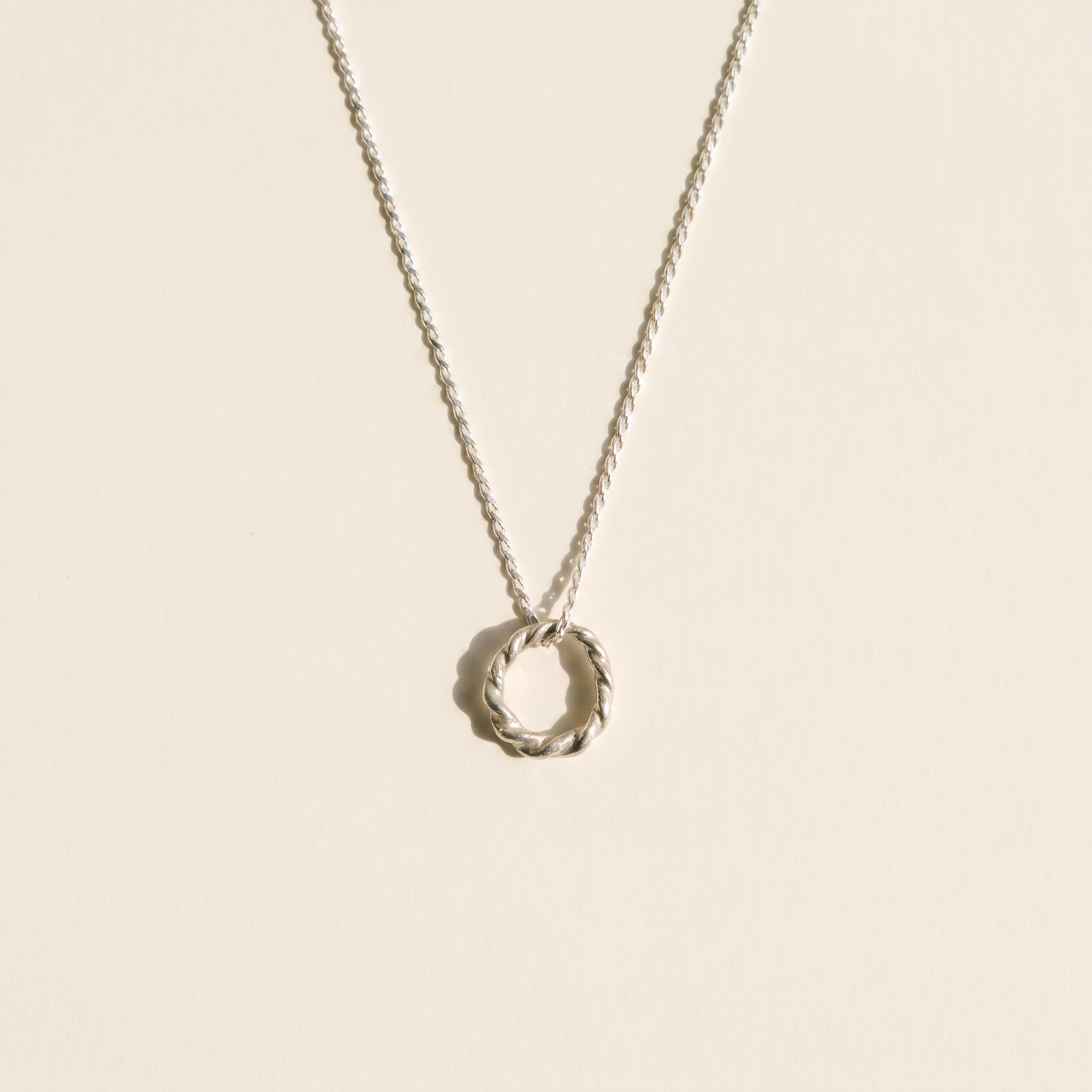 GIRO SILVER NECKLACE