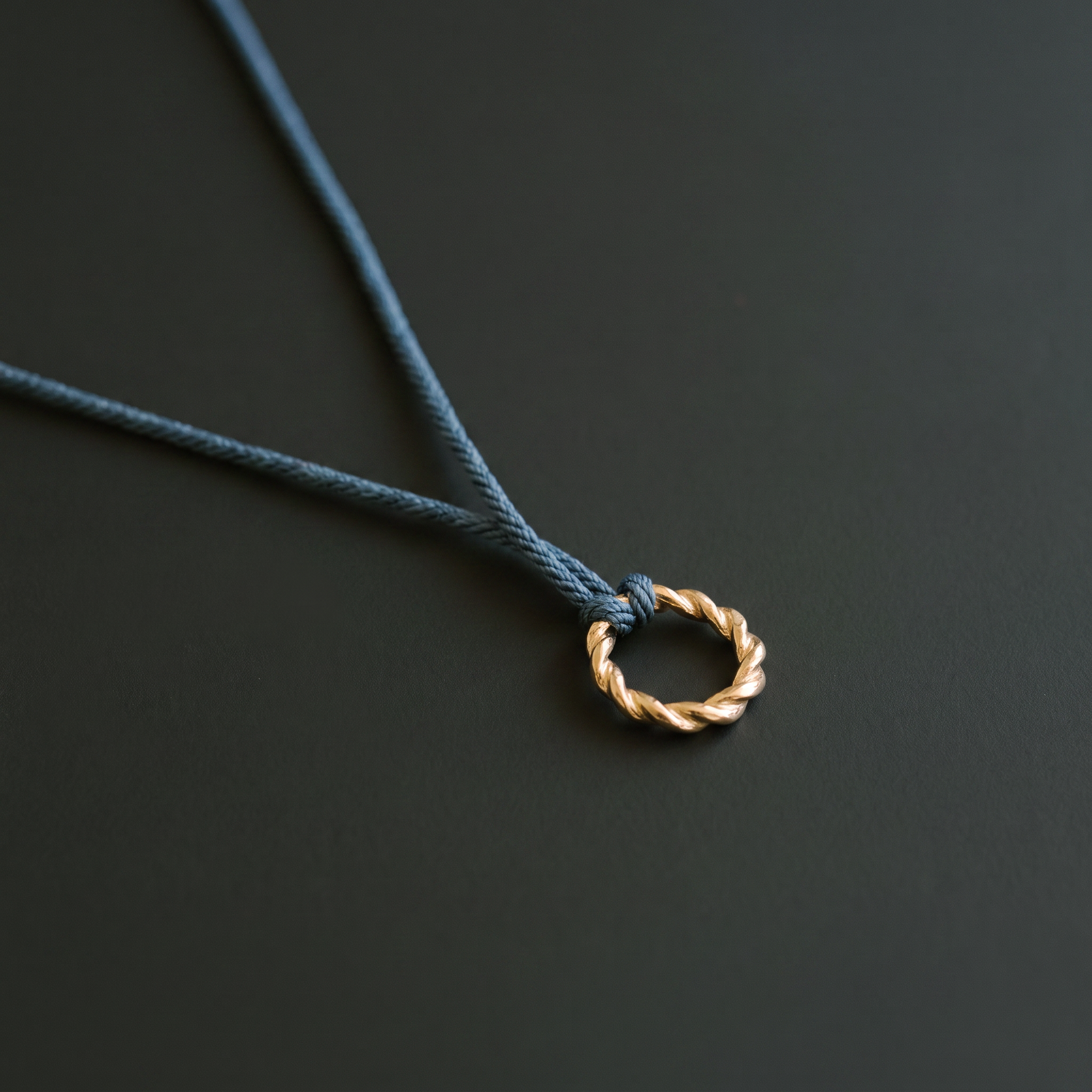 GIRO BLUE NECKLACE