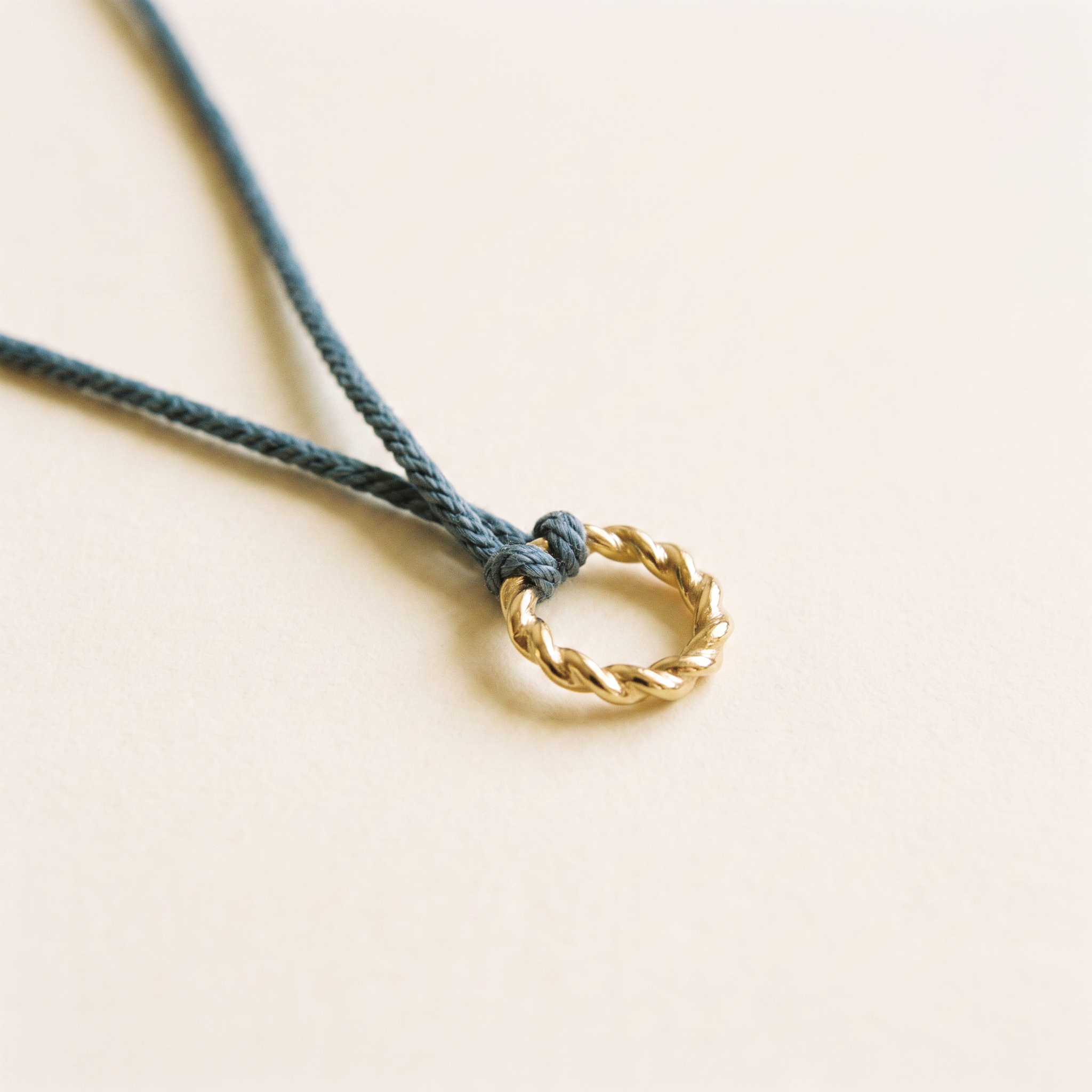 GIRO BLUE NECKLACE