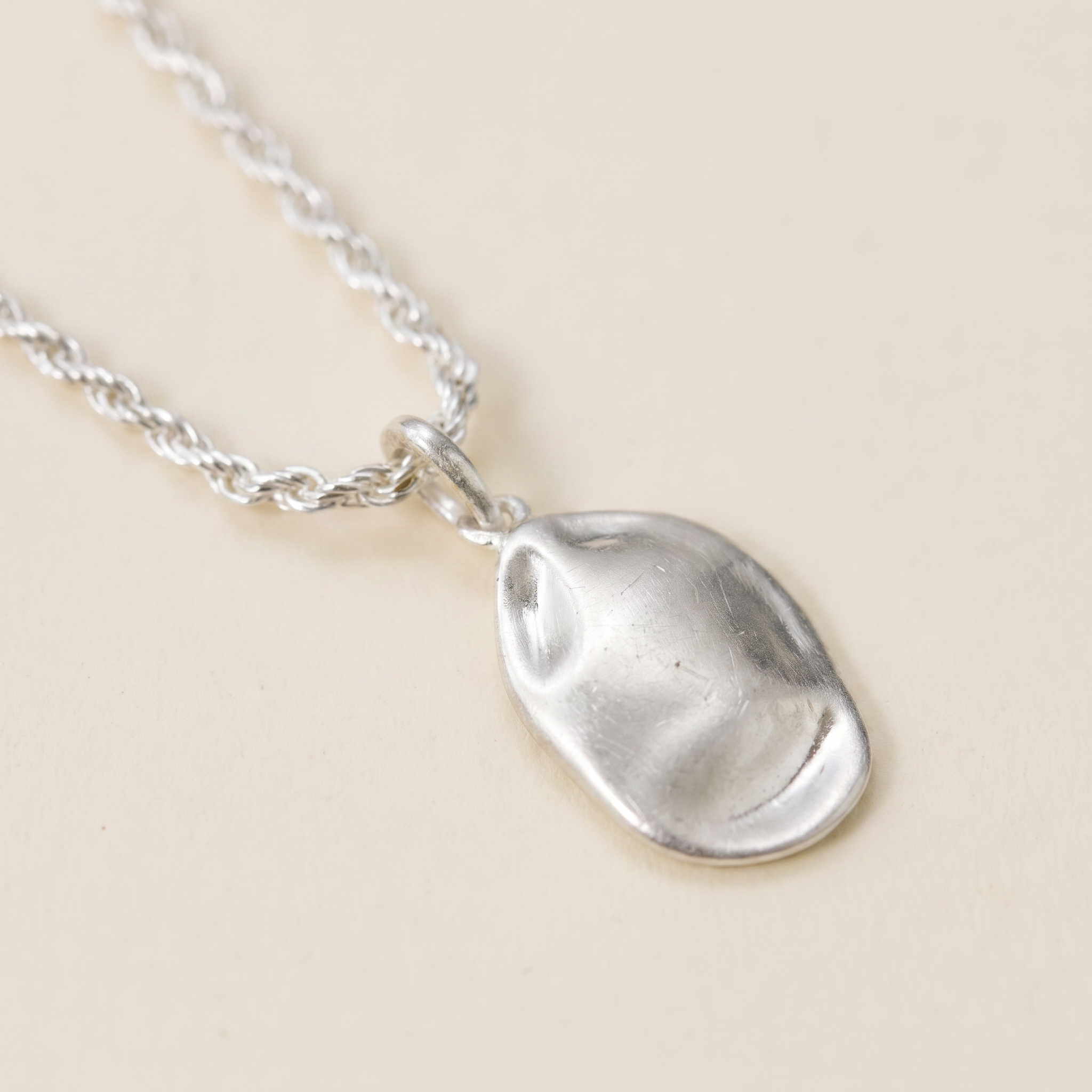 MARIEL SILVER NECKLACE