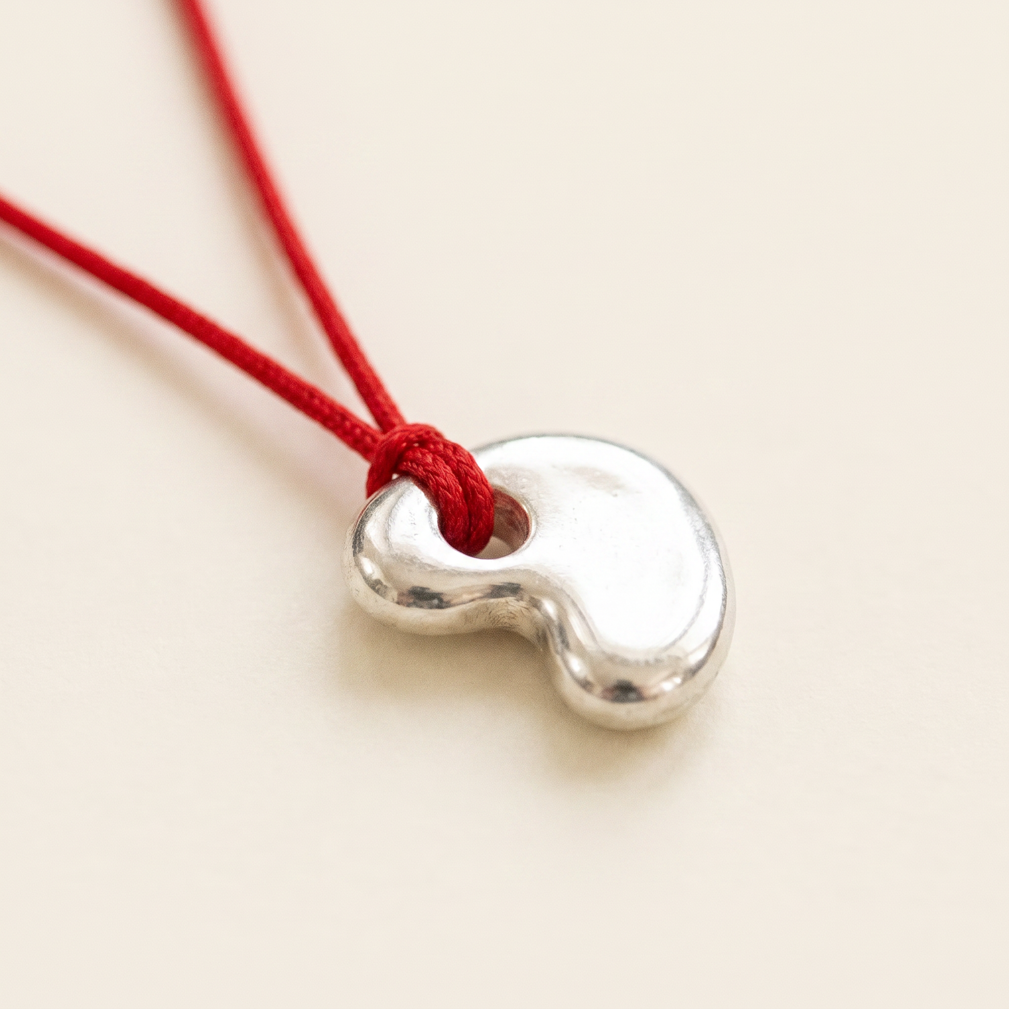 RED HEART NECKLACE IN SILVER