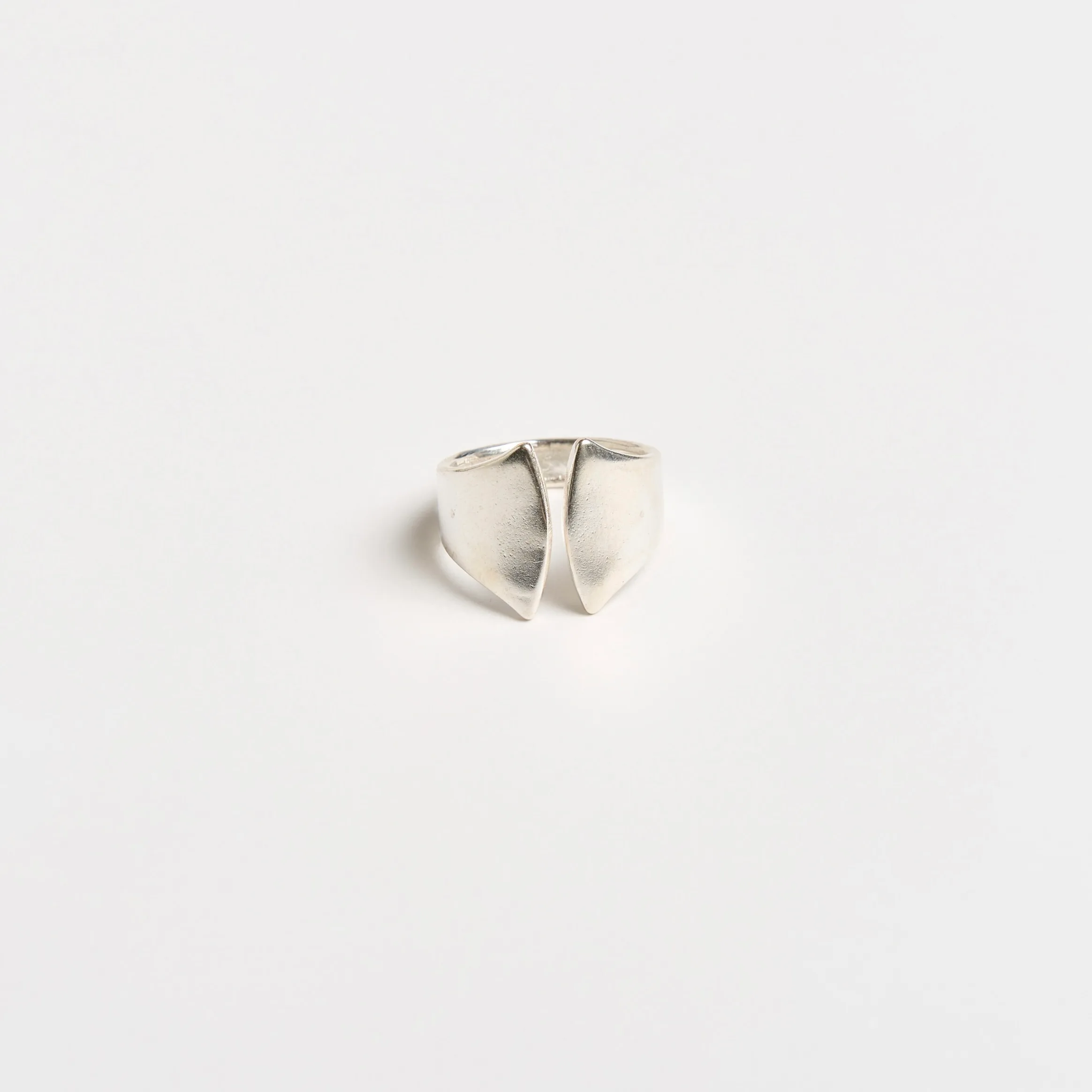 OLIVER RING