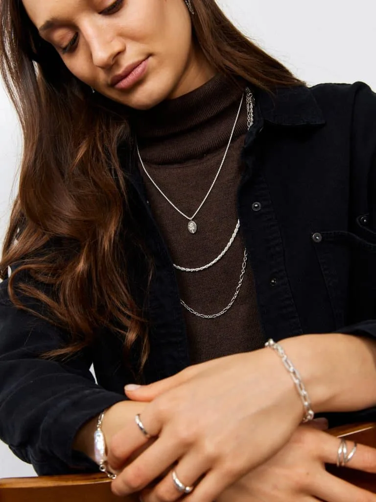 FLOWER SILVER NECKLACE
