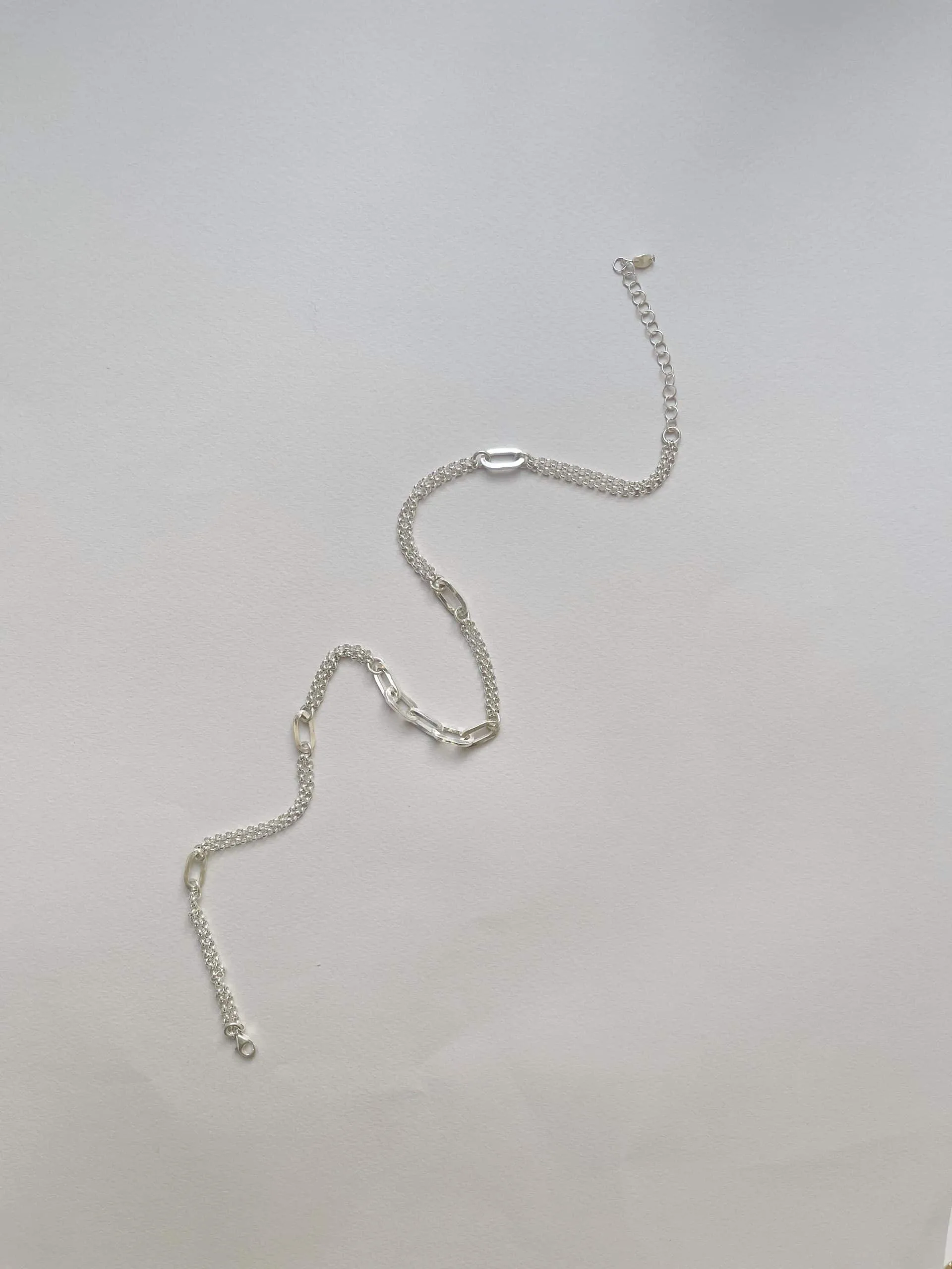 NIV SILVER NECKLACE