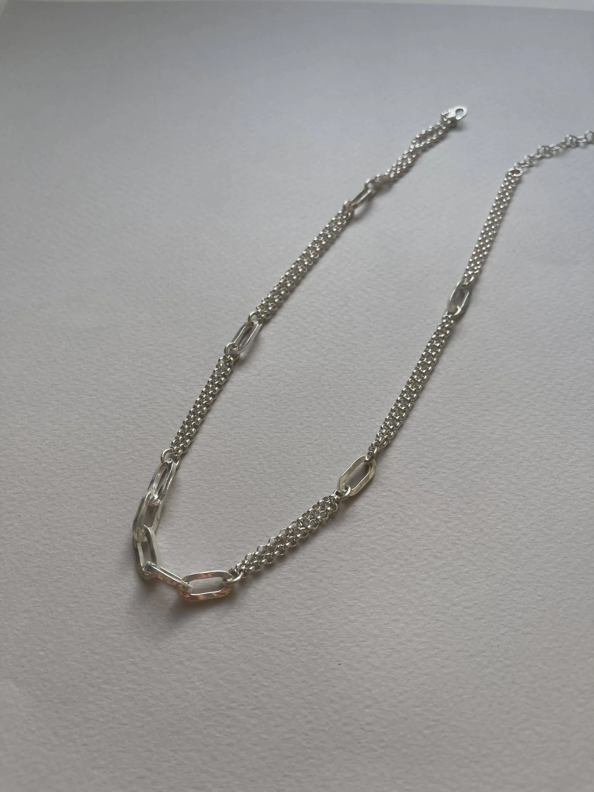 NIV SILVER NECKLACE