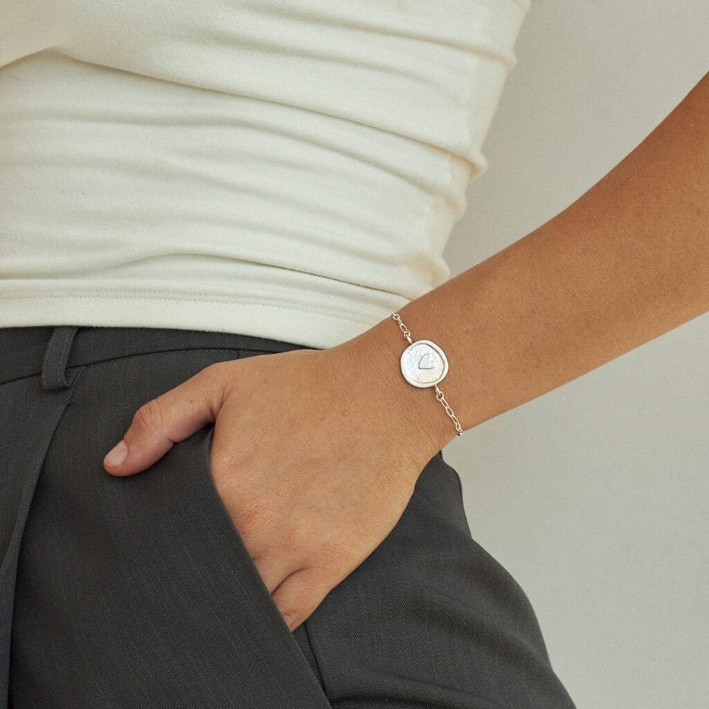 SILVER HEART SEAL BRACELET