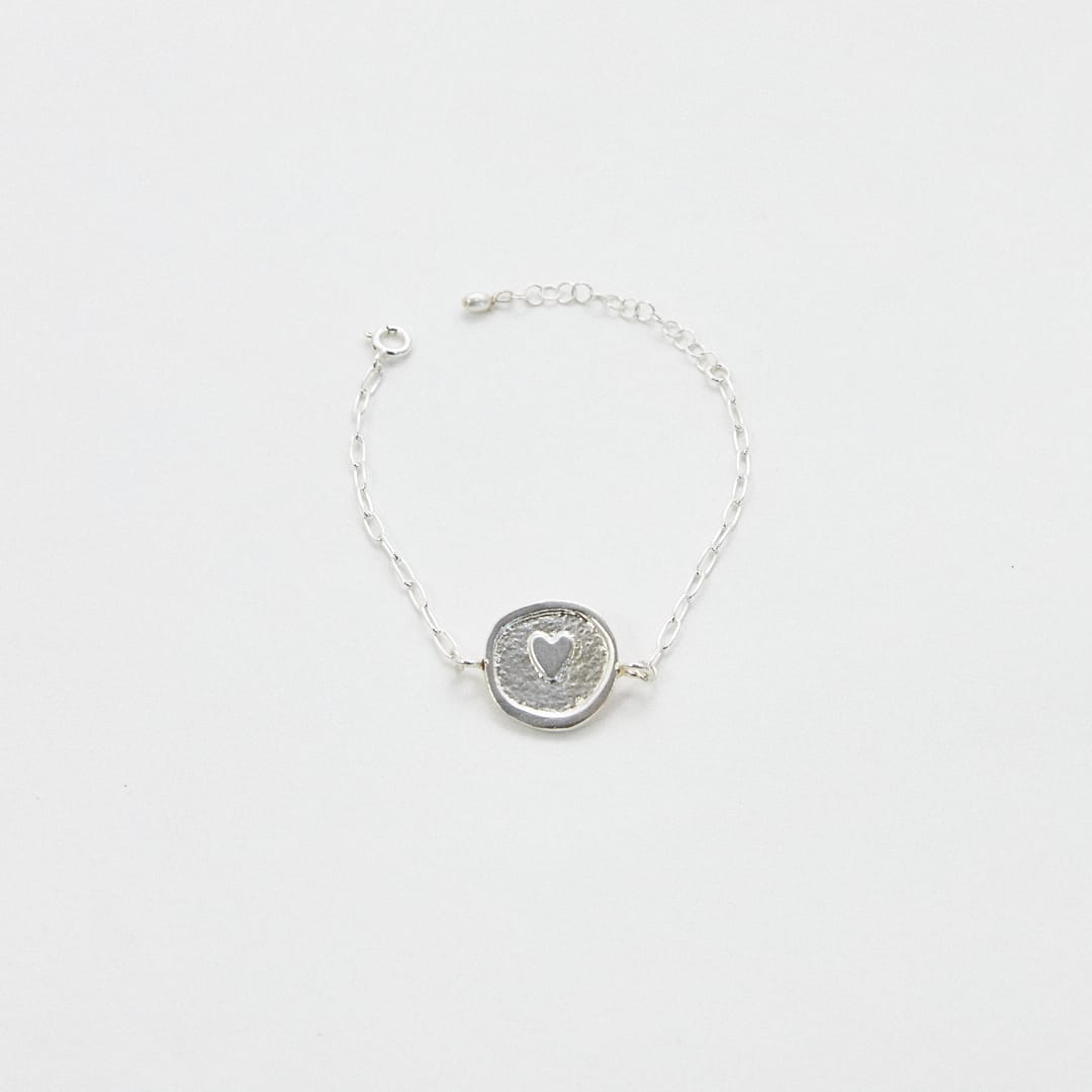 SILVER HEART SEAL BRACELET