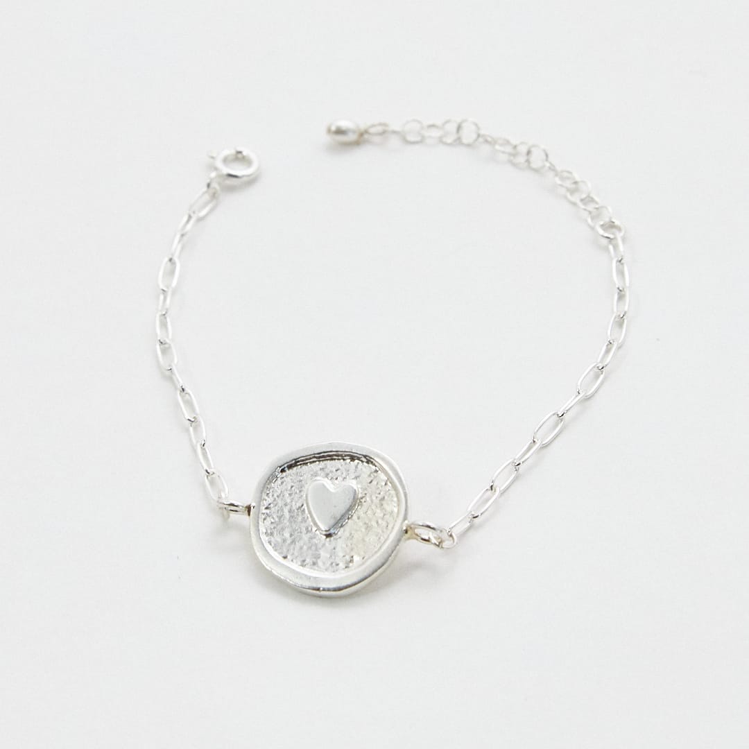 SILVER HEART SEAL BRACELET