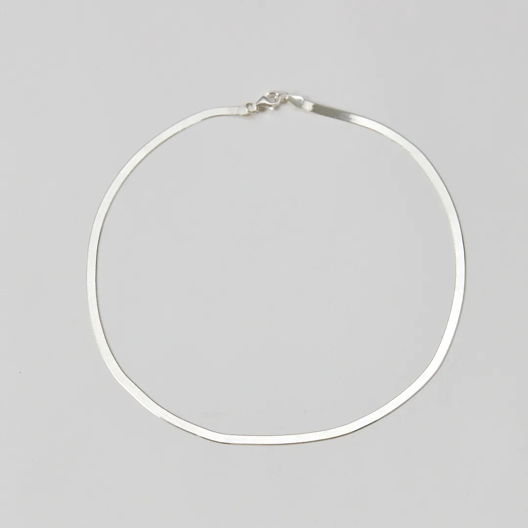 SHIRA SILVER NECKLACE