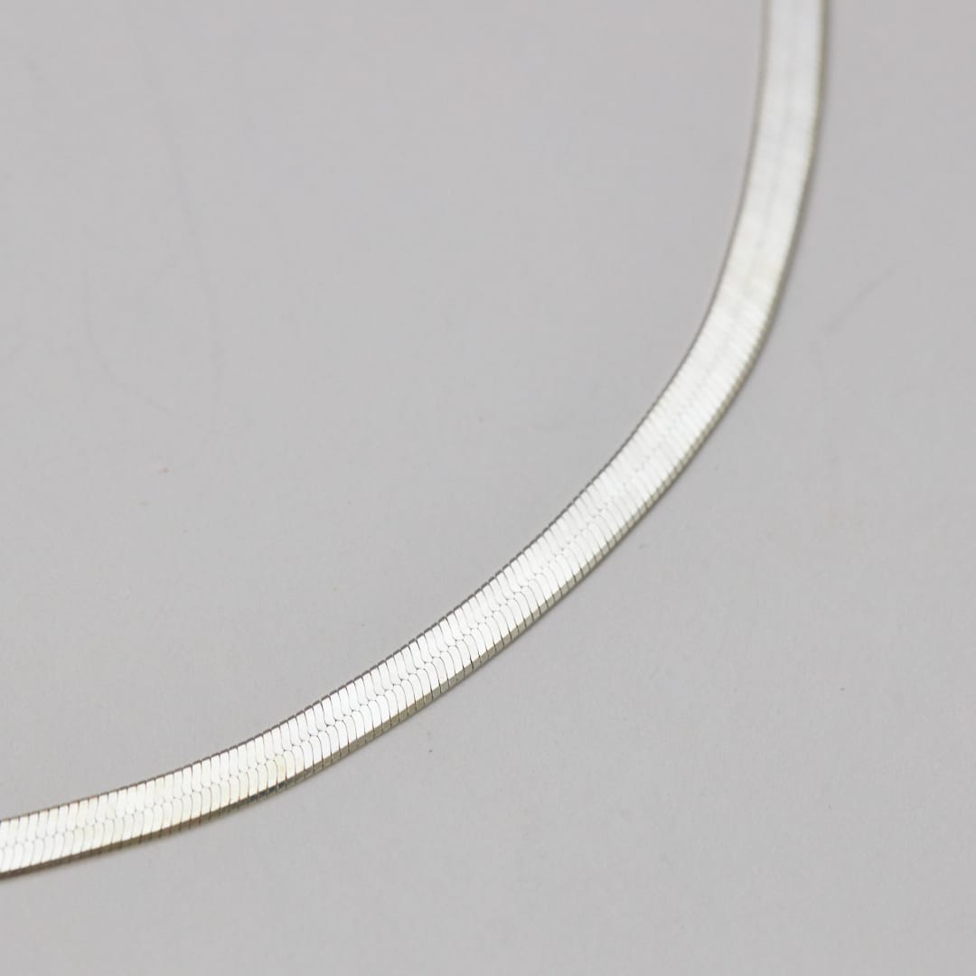 SHIRA SILVER NECKLACE