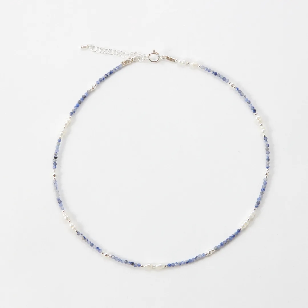 ARI SILVER NECKLACE
