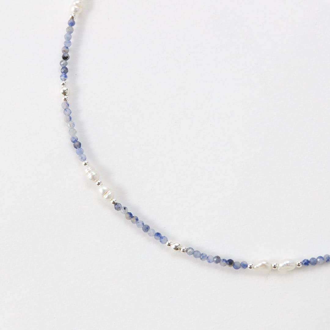 ARI SILVER NECKLACE