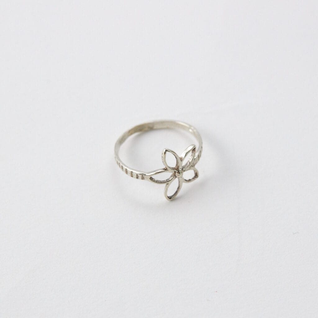 FLOWER SILVER RING