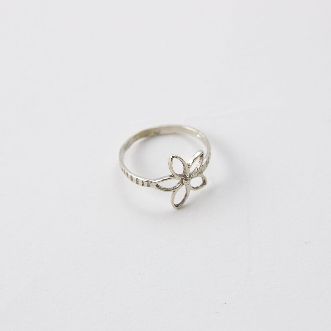 FLOWER SILVER RING