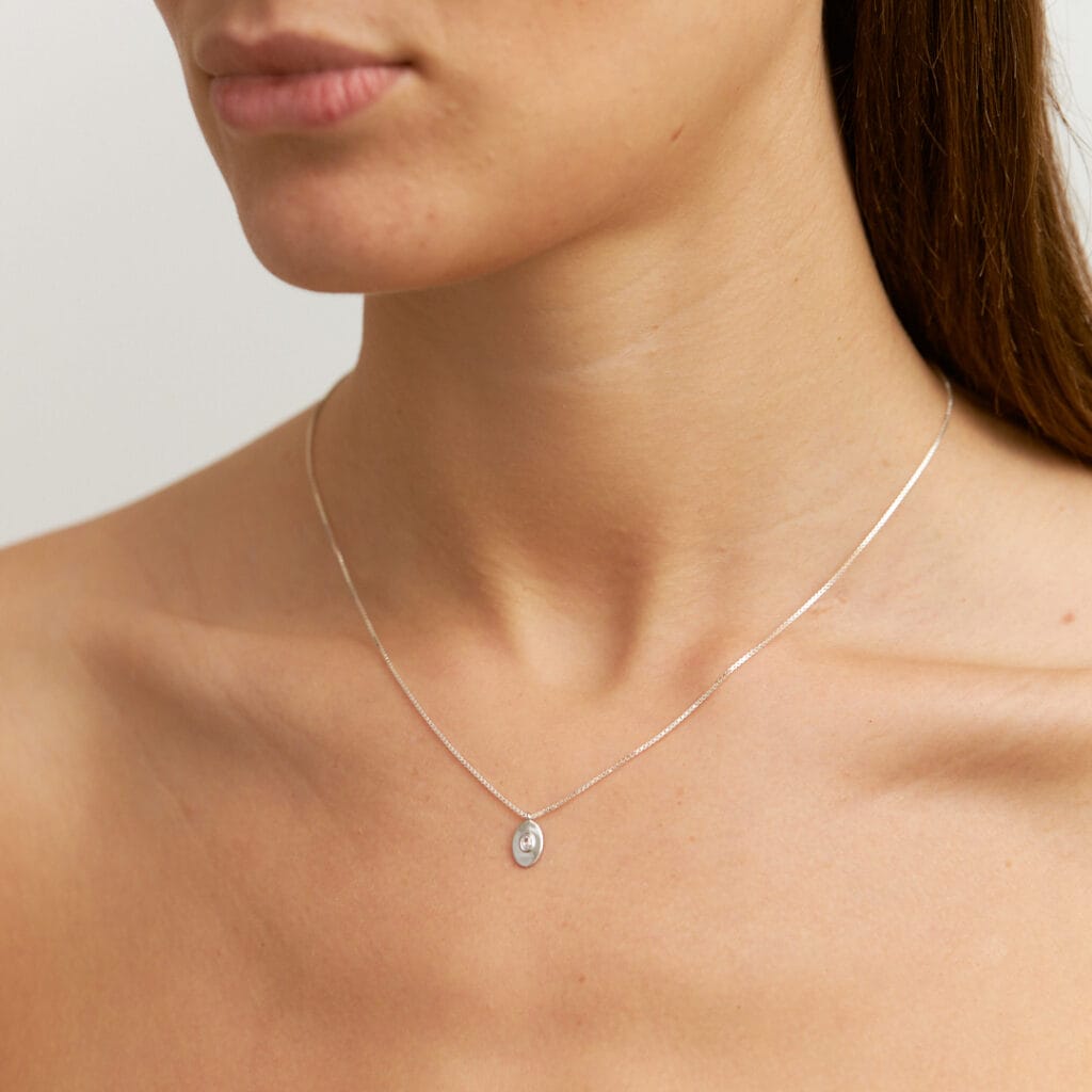 LENI SILVER NECKLACE