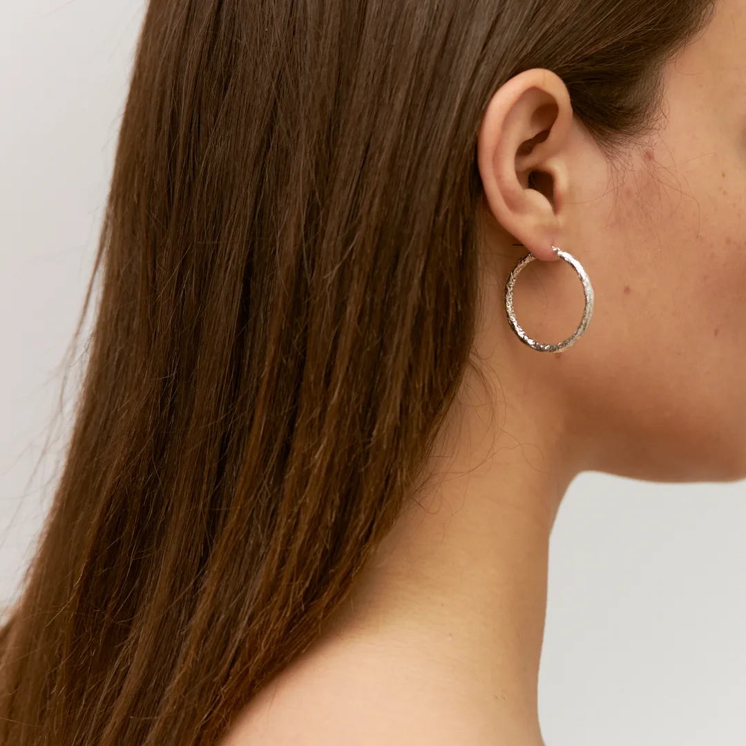 DARIA HOOPS