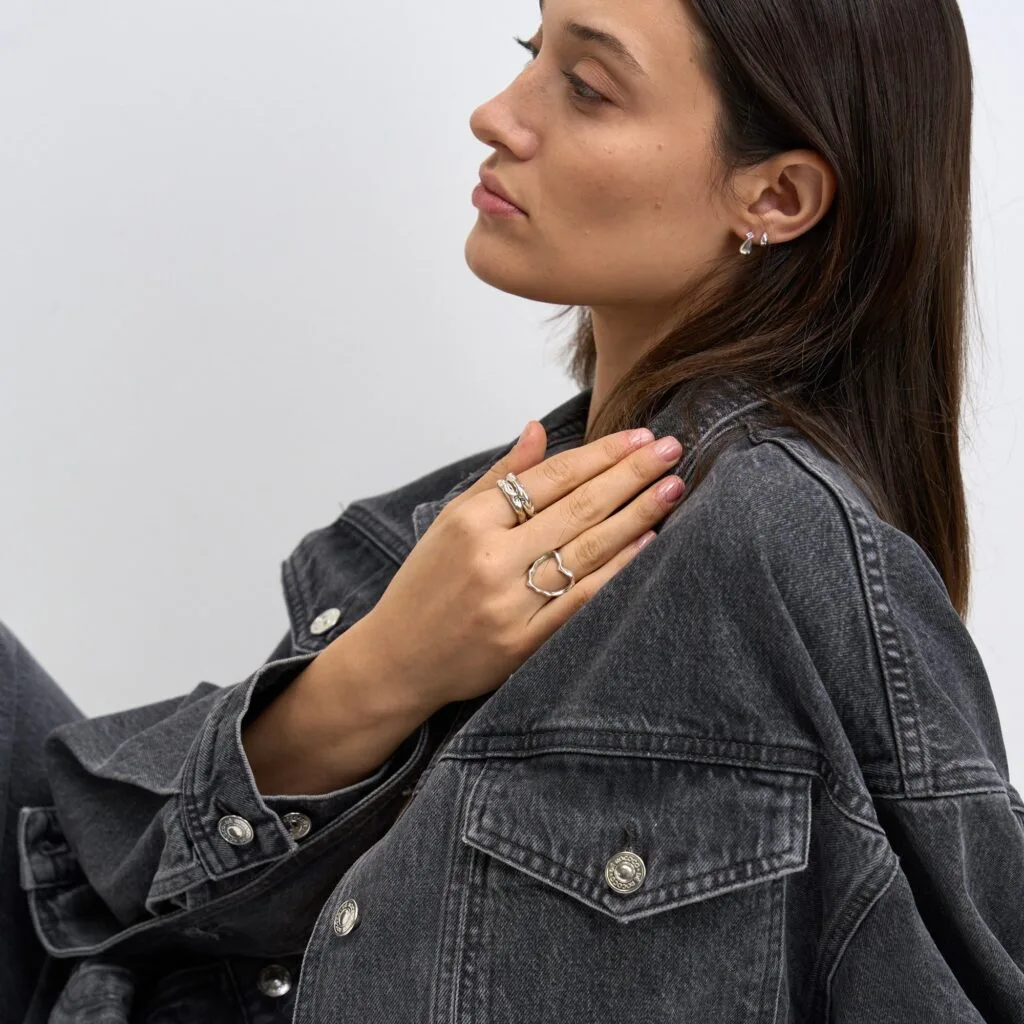 LOVE SILVER RING
