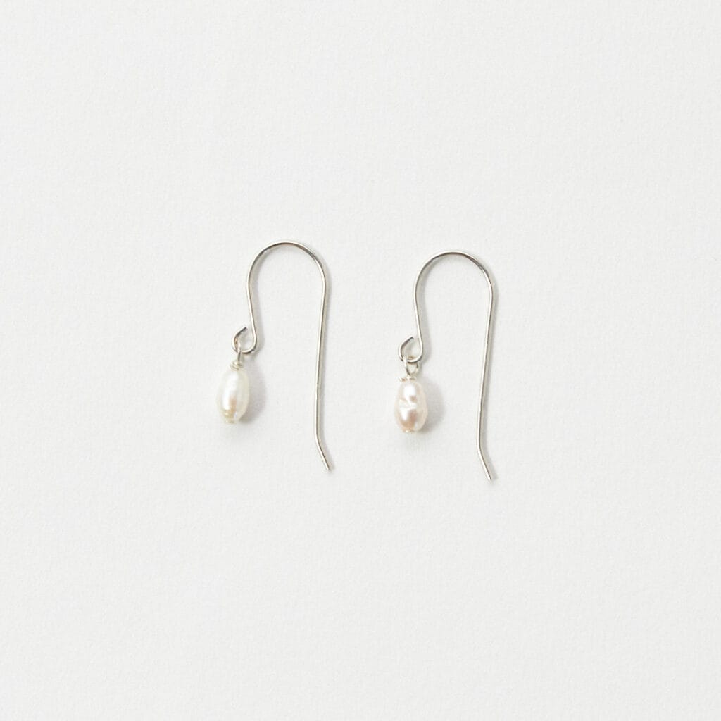 SILVER PEARL EARRINGS