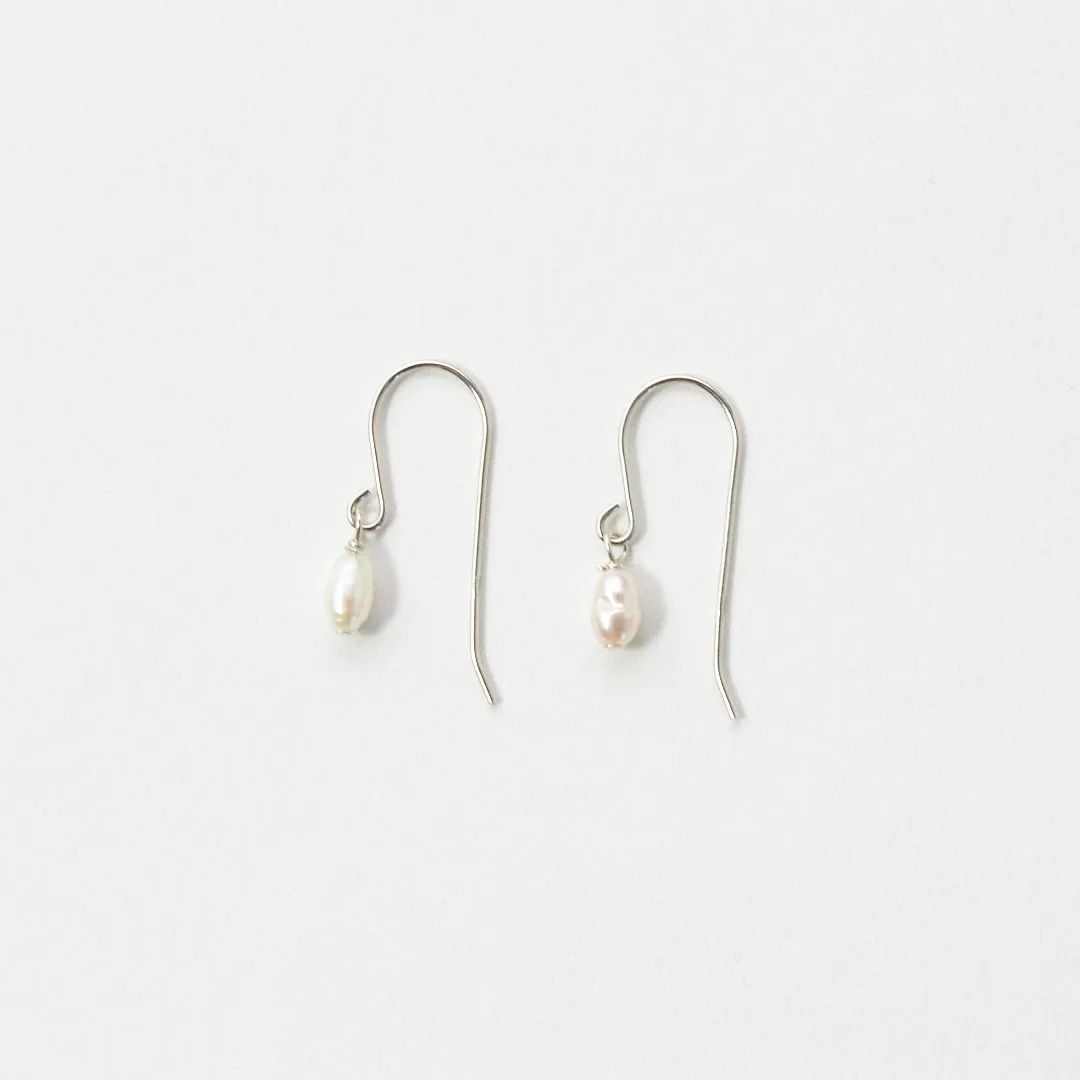 SILVER PEARL EARRINGS