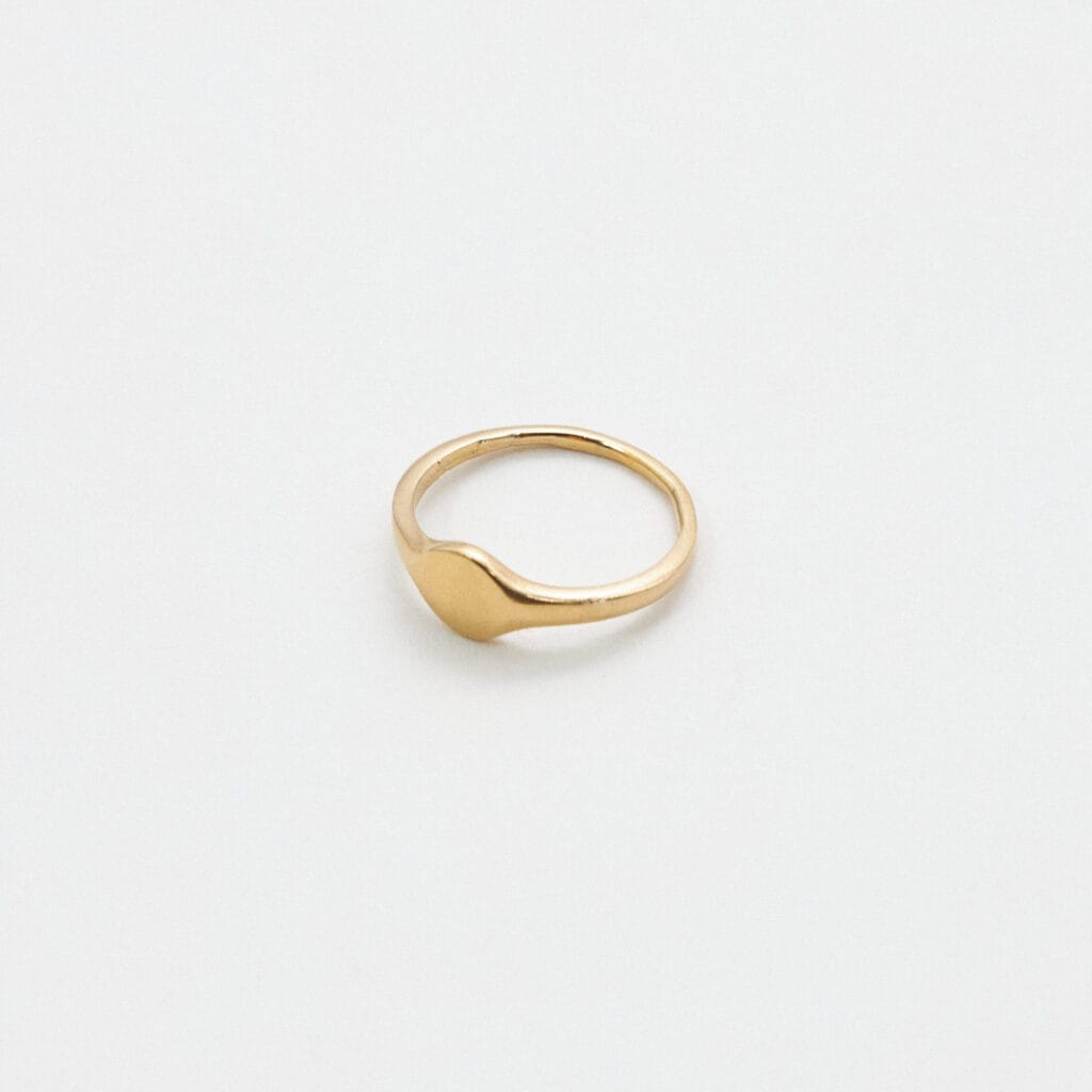 MINI SEAL GOLD RING