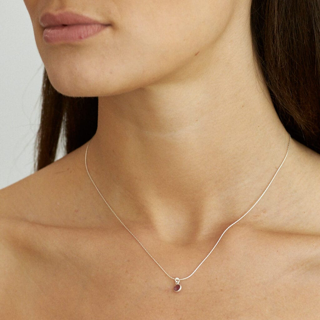 LILY SILVER NECKLACE