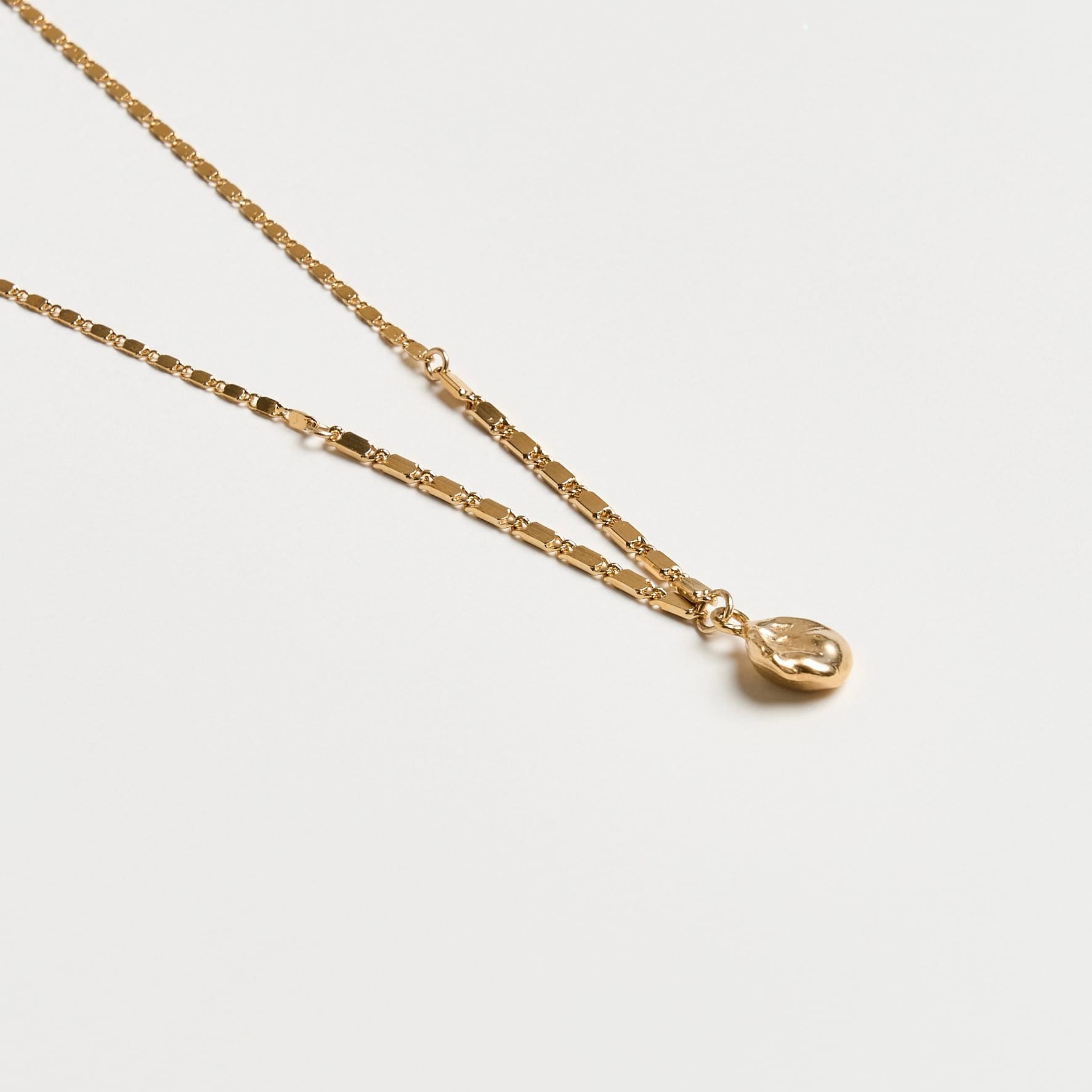 EVA GOLD NECKLACE