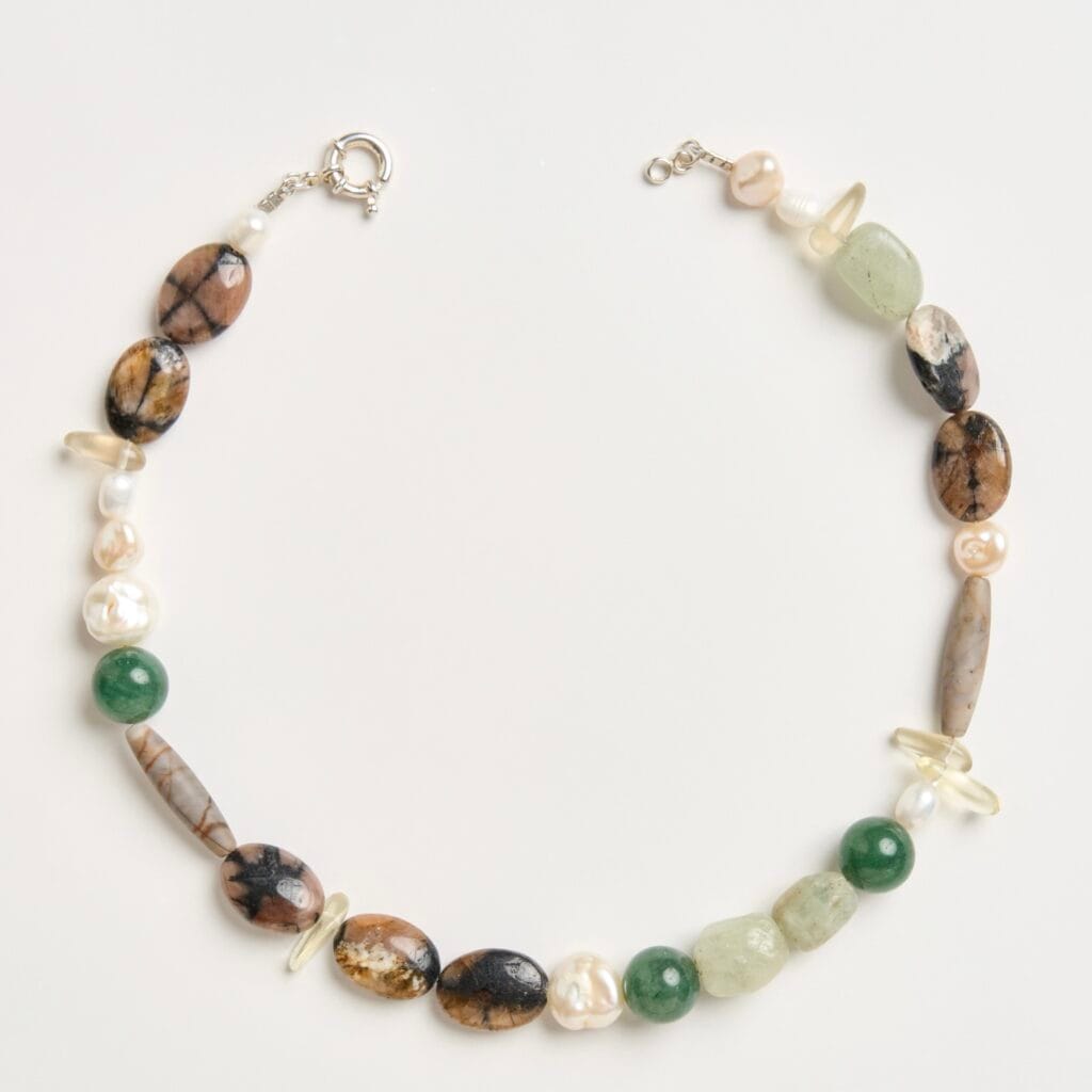 THE GREEN NECKLACE IN SILVER