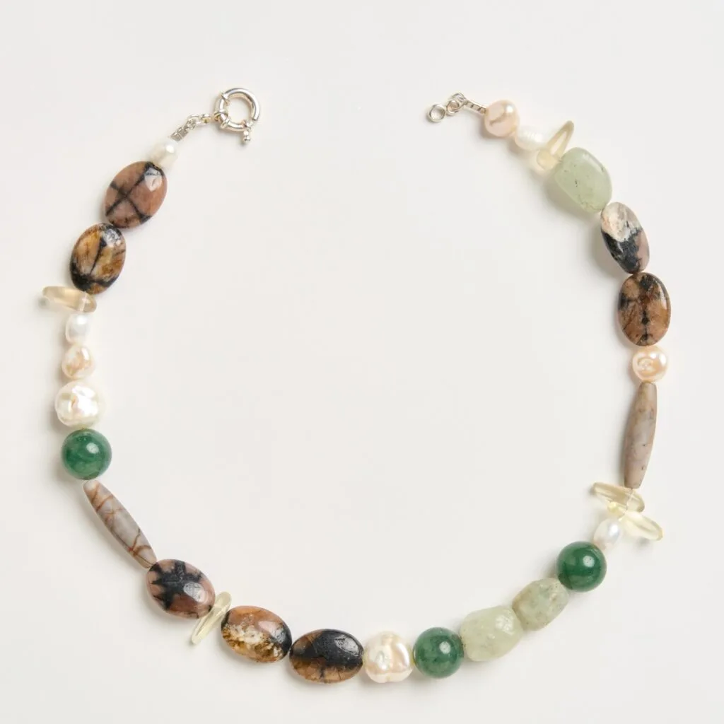 THE GREEN NECKLACE IN SILVER