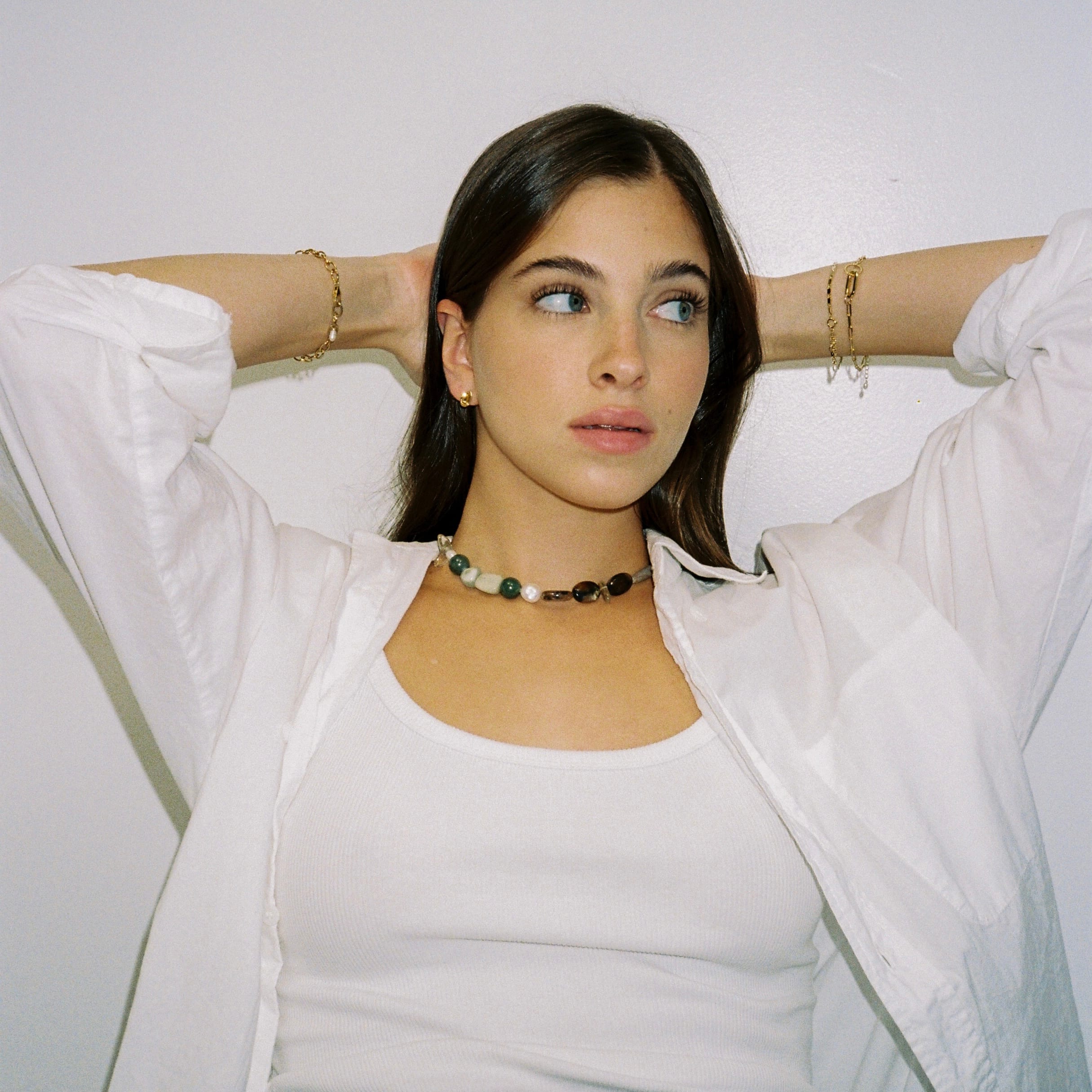 THE GREEN NECKLACE IN GOLD