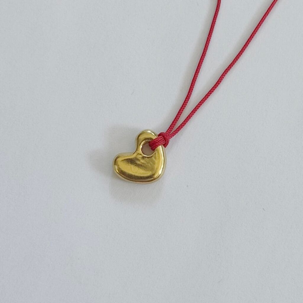 RED HEART NECKLACE IN GOLD