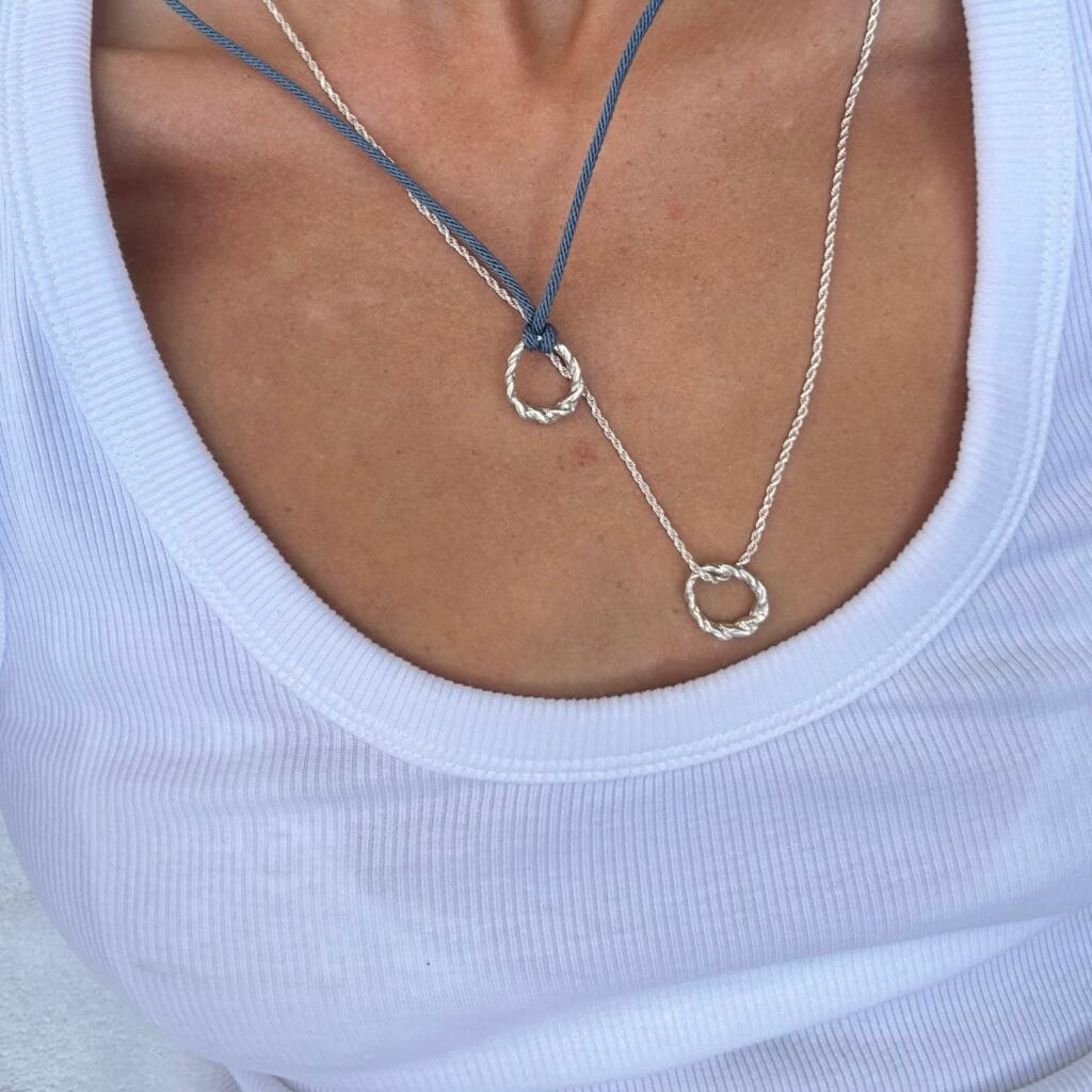 GIRO SILVER NECKLACE